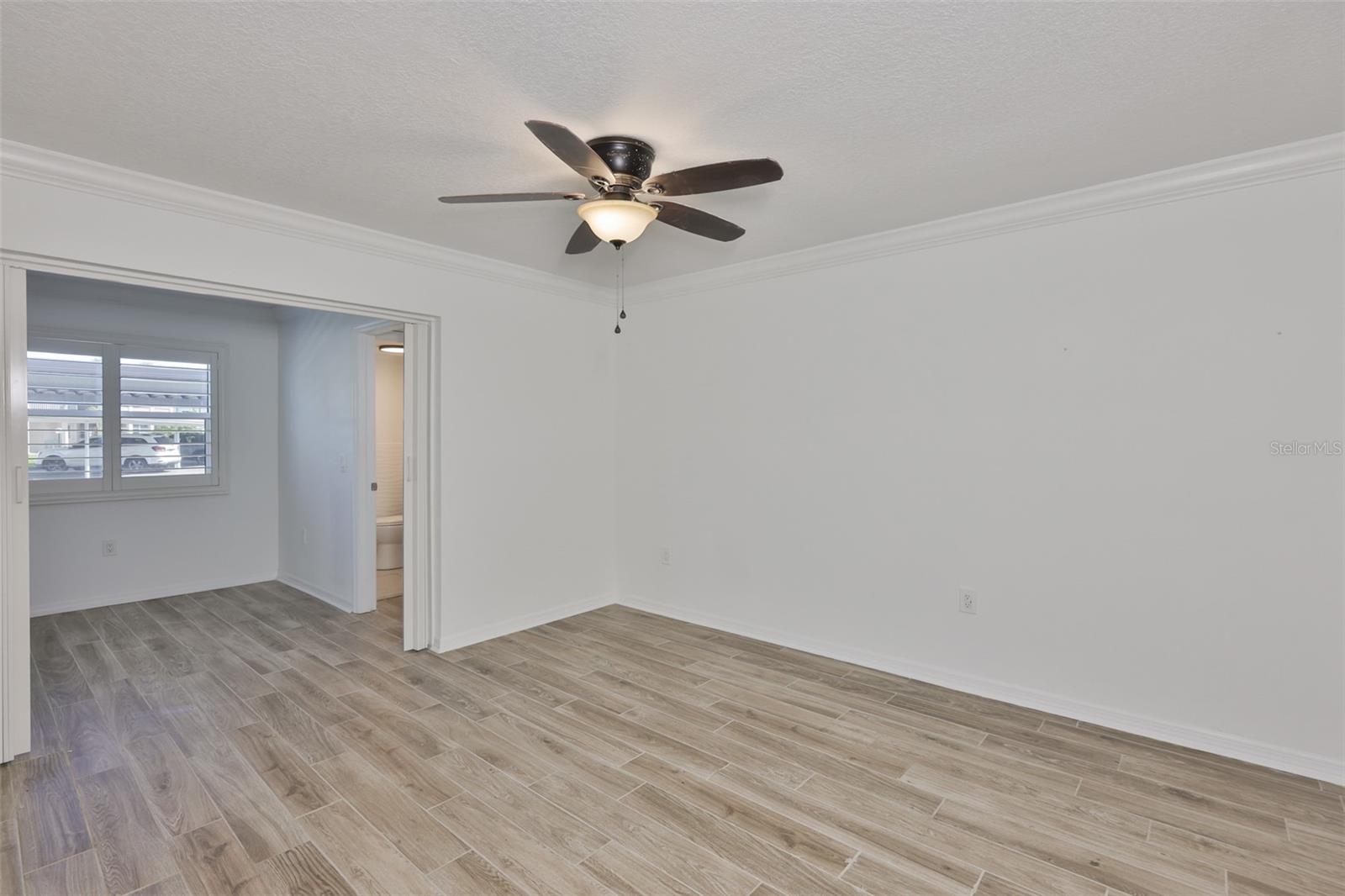 Listing photo id 22 for 4736 Jasper Dr  103