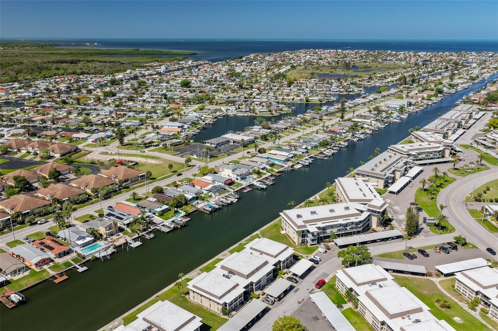 Listing photo id 31 for 4736 Jasper Dr  103