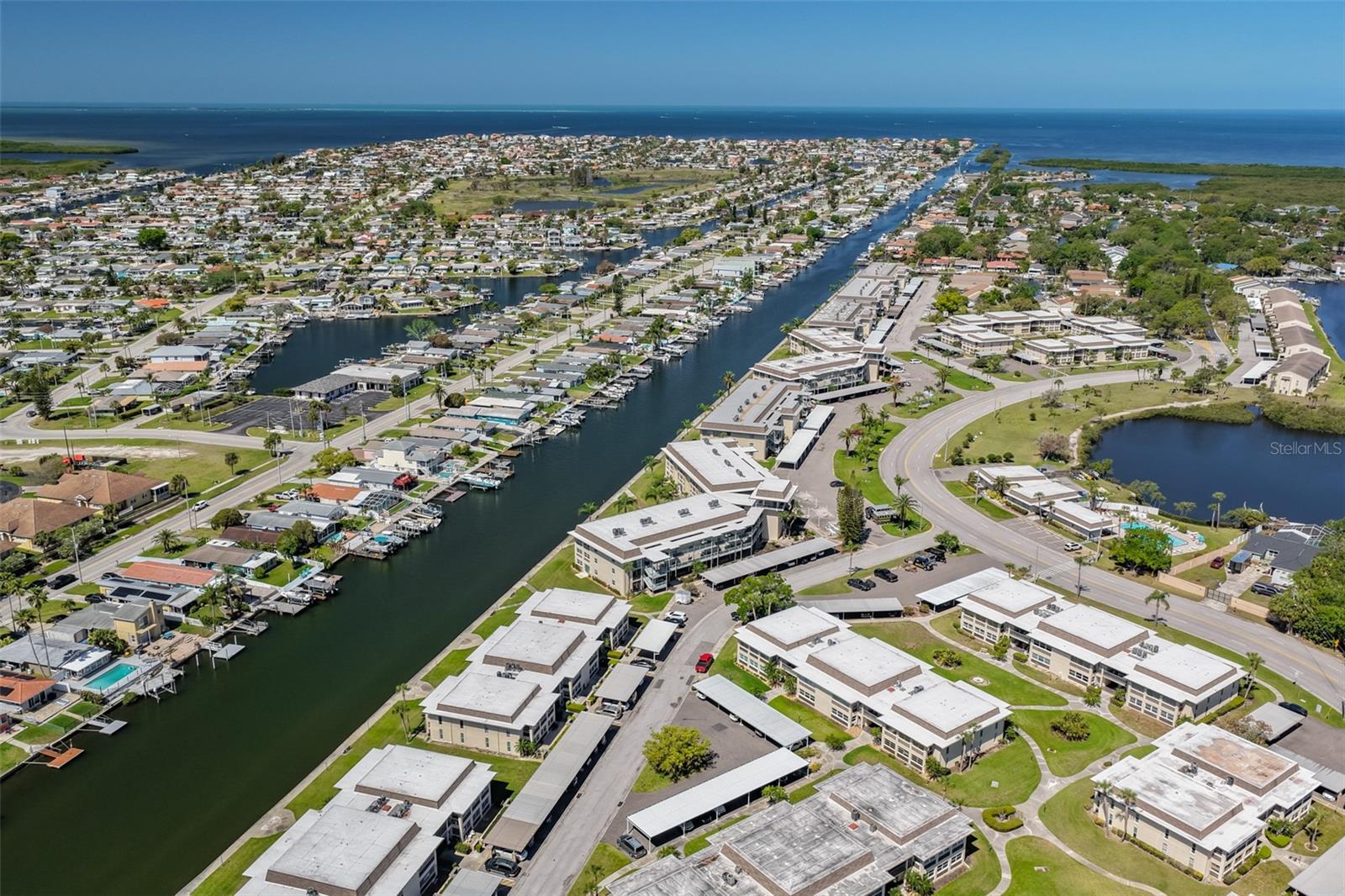 Listing photo id 32 for 4736 Jasper Dr  103