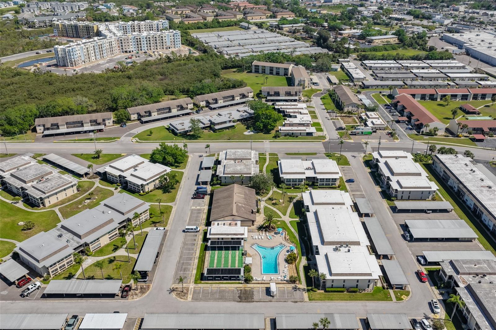 Listing photo id 35 for 4736 Jasper Dr  103