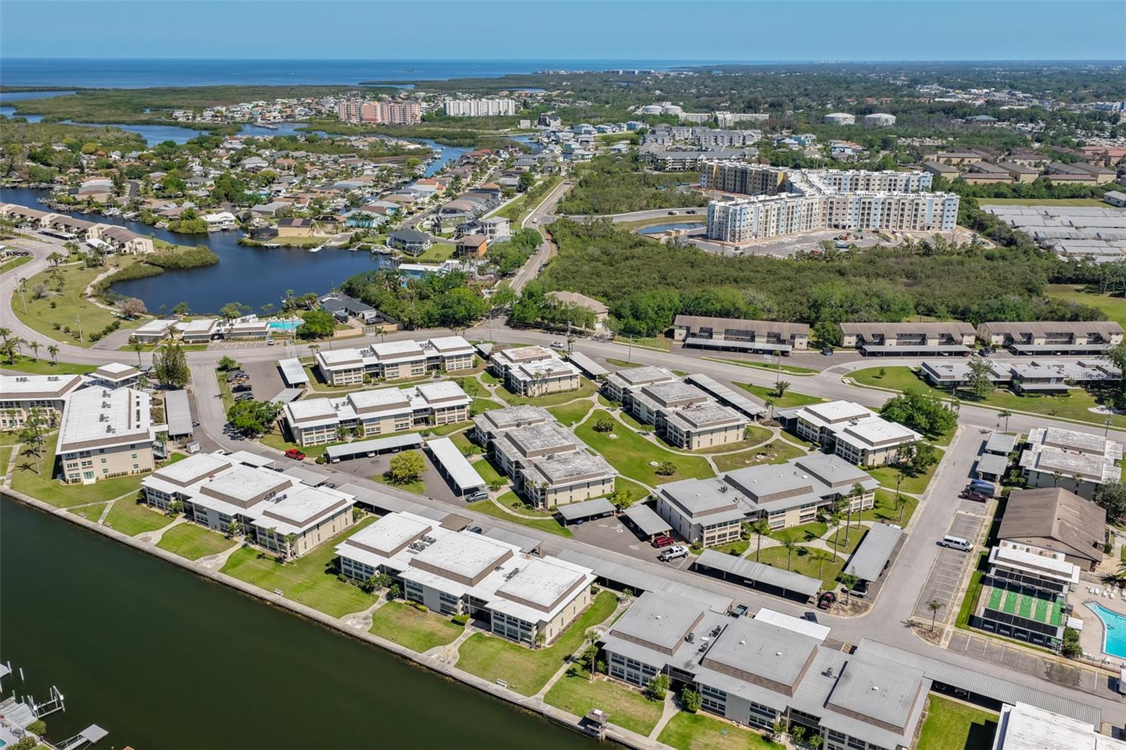 Listing photo id 36 for 4736 Jasper Dr  103