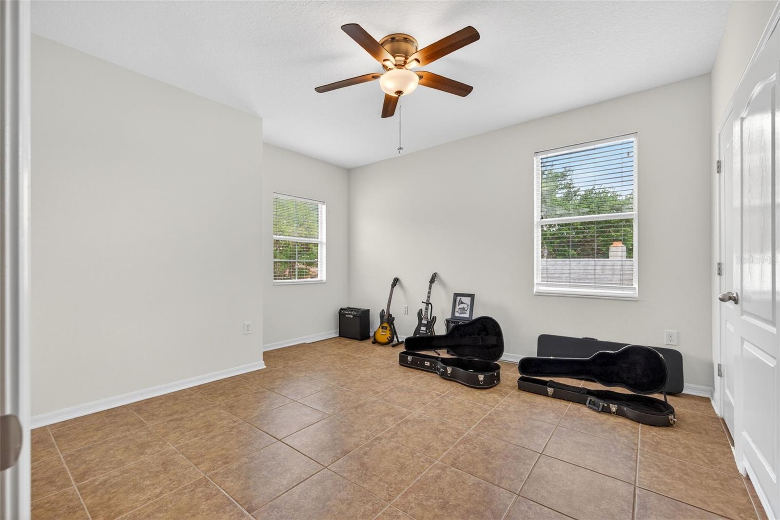 Image 27 of 33 For 3204 Marlin Avenue