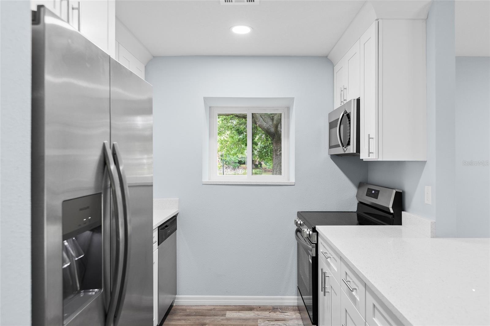 Image 12 of 32 For 4215 Bay Drive 1805b