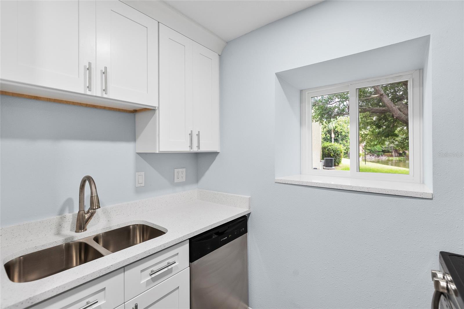 Image 14 of 32 For 4215 Bay Drive 1805b