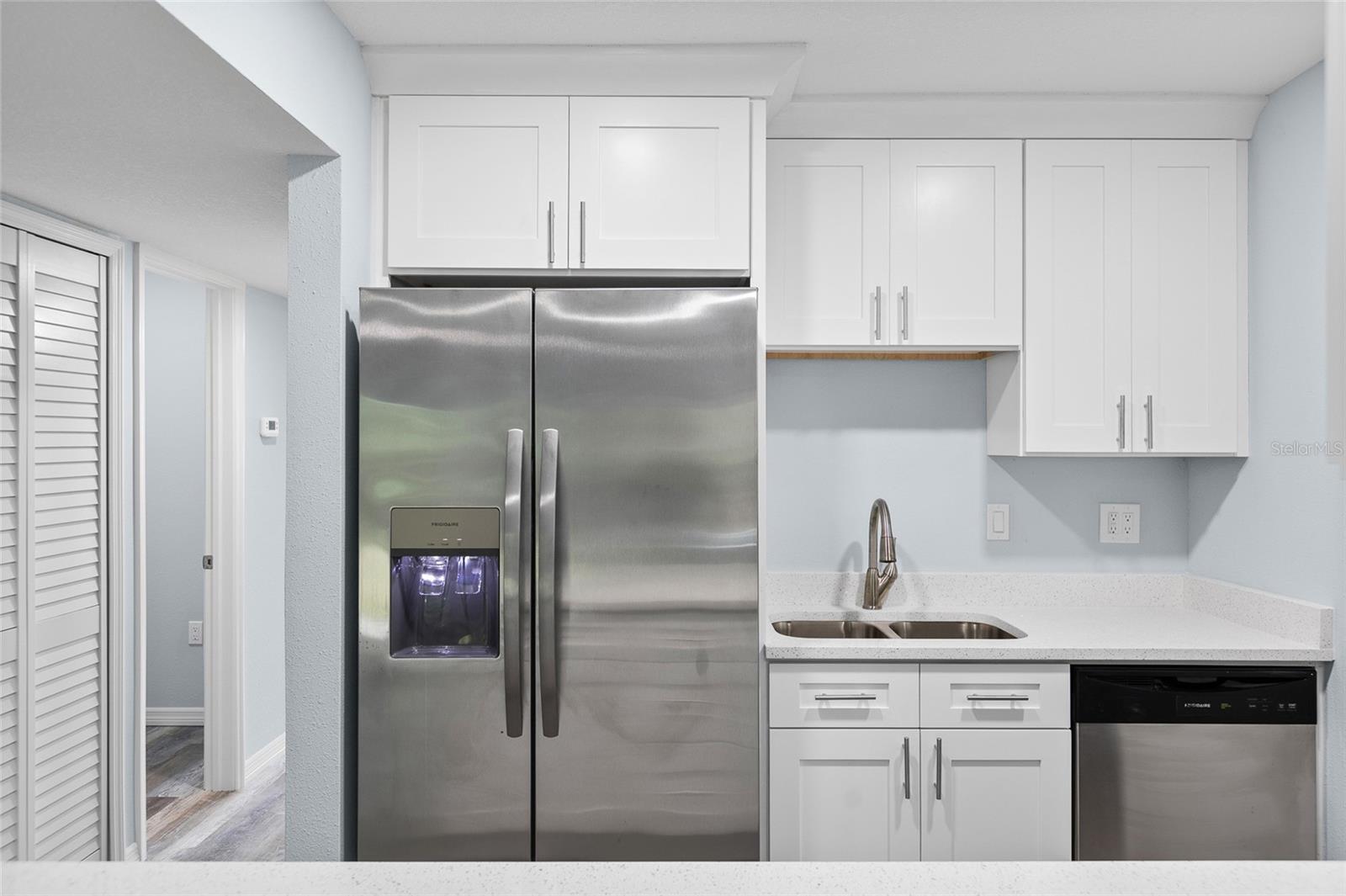 Image 15 of 32 For 4215 Bay Drive 1805b