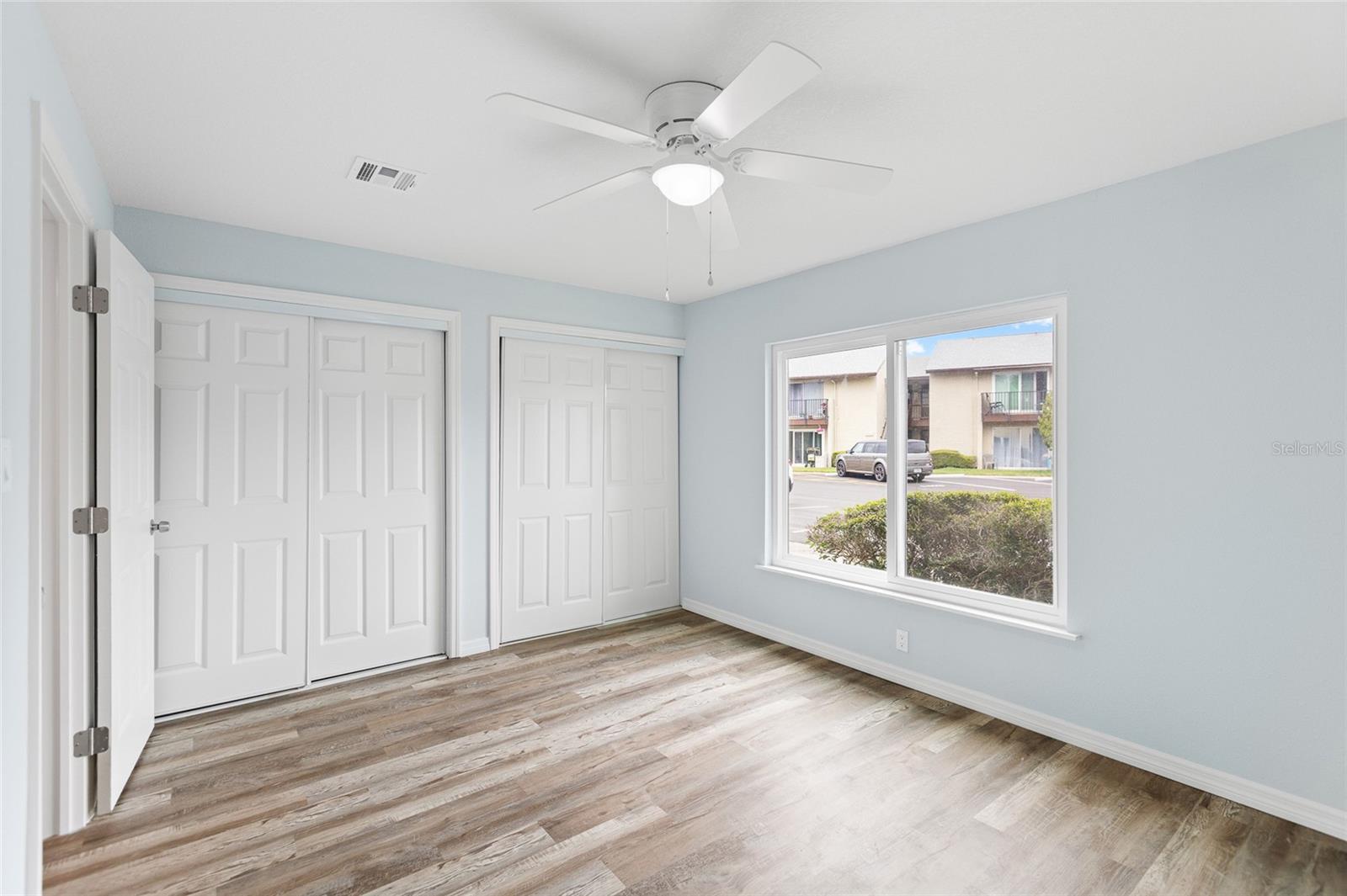 Image 21 of 32 For 4215 Bay Drive 1805b