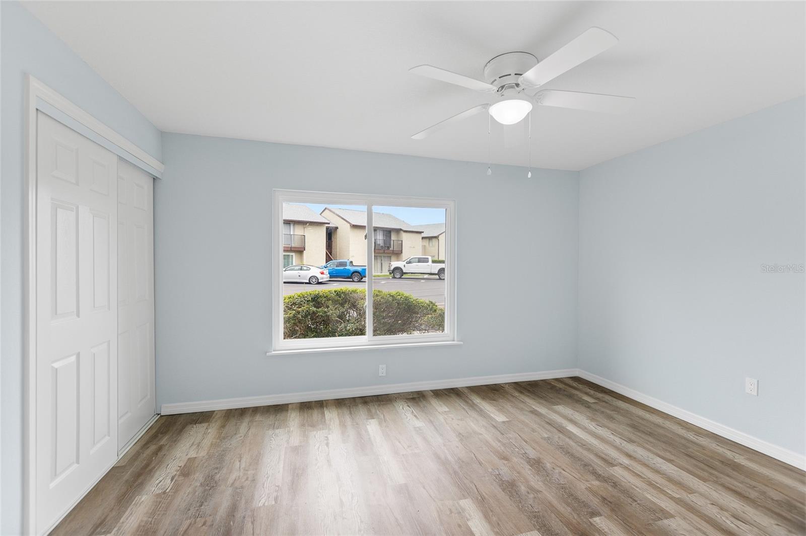 Image 24 of 32 For 4215 Bay Drive 1805b