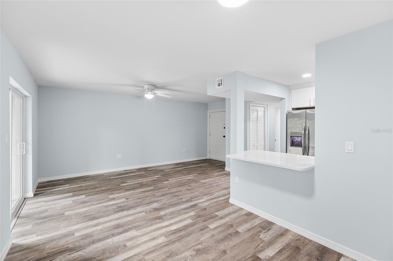 Image 9 of 32 For 4215 Bay Drive 1805b