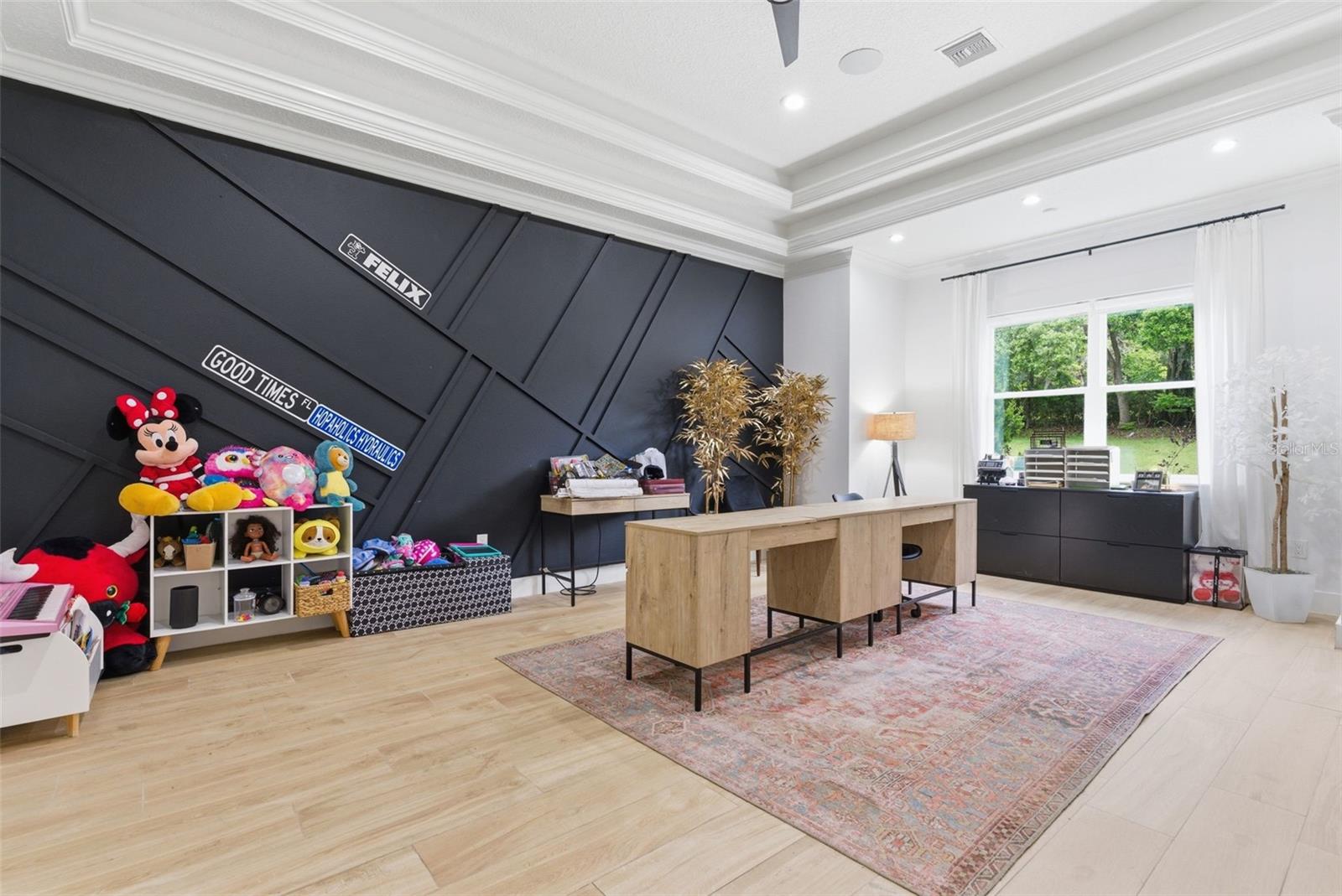 Listing photo id 12 for 8241 Cass Road