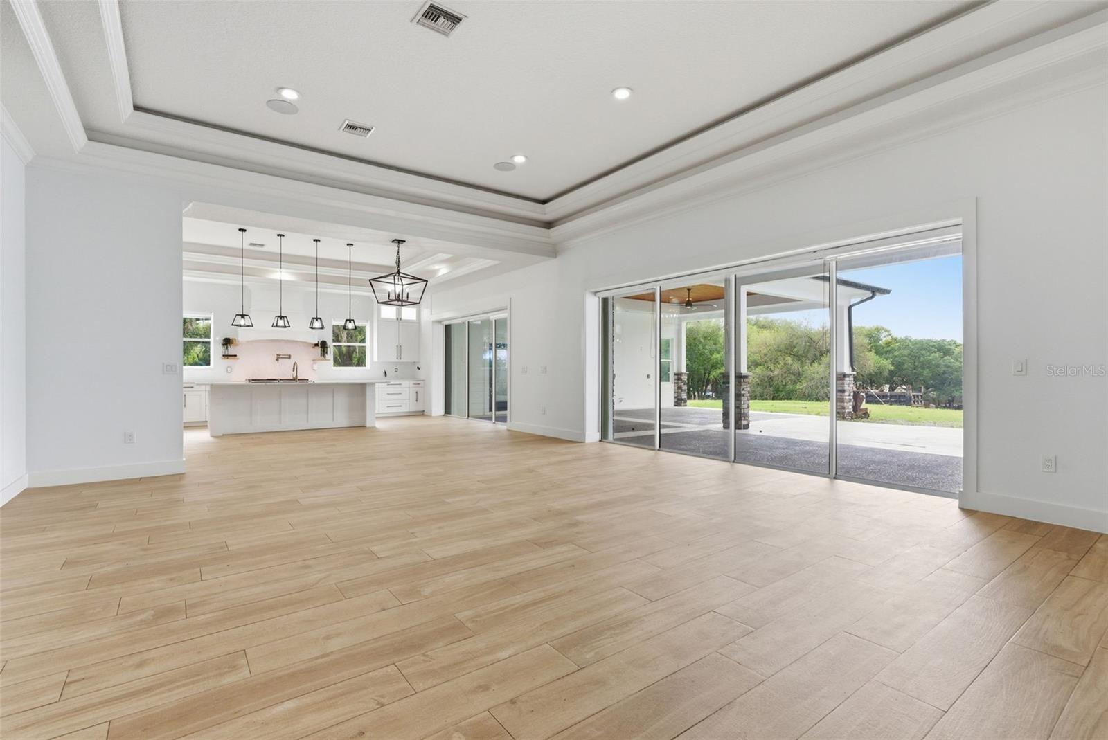 Listing photo id 15 for 8241 Cass Road