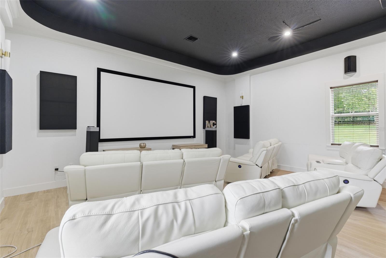 Listing photo id 25 for 8241 Cass Road