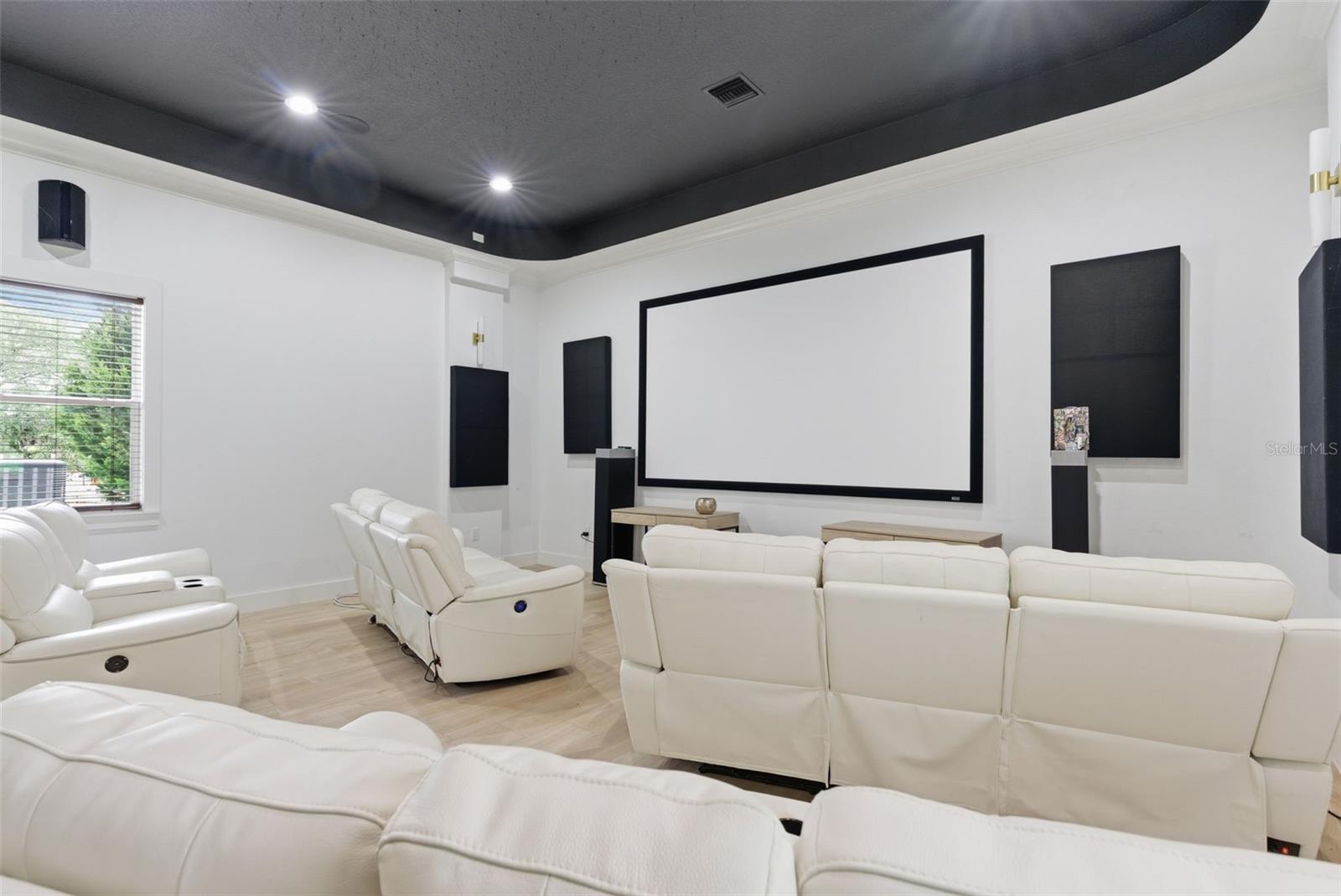 Listing photo id 27 for 8241 Cass Road