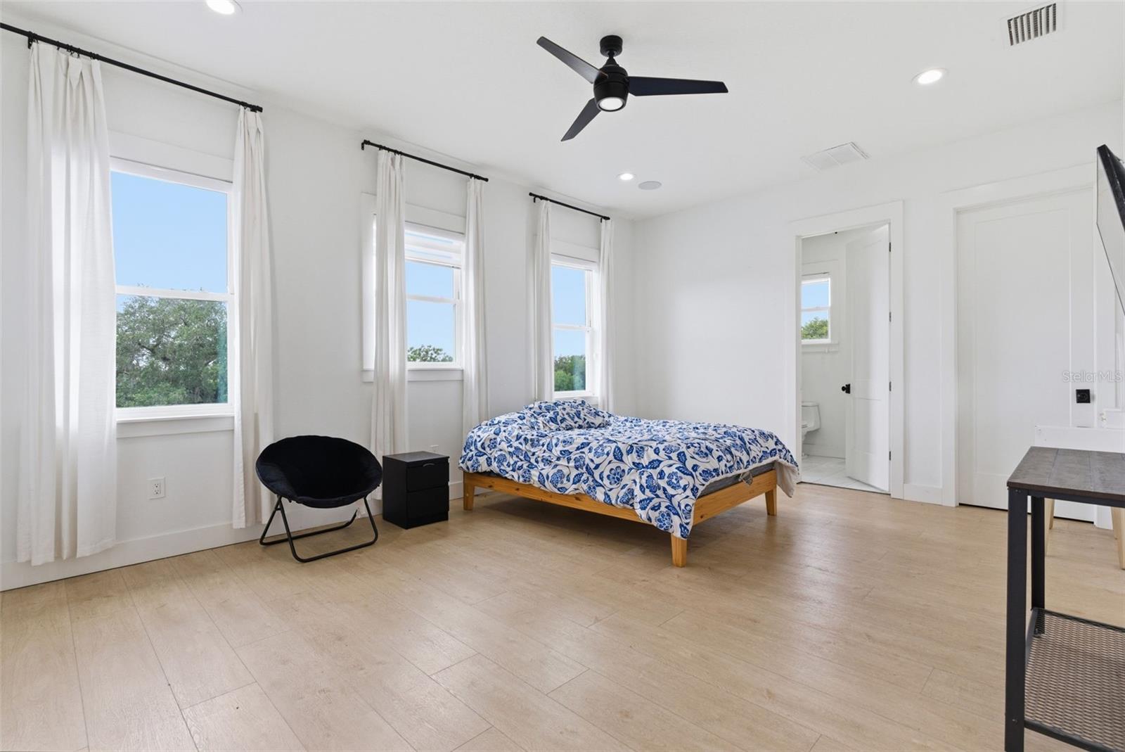 Listing photo id 55 for 8241 Cass Road