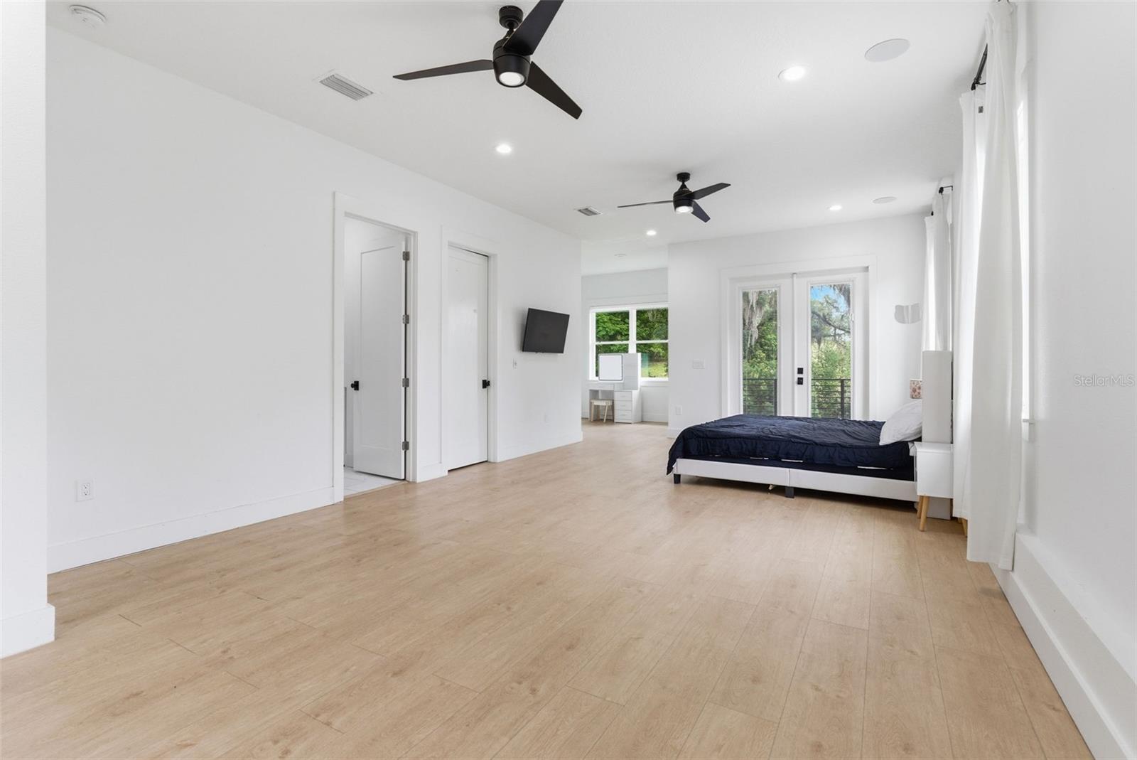 Listing photo id 64 for 8241 Cass Road