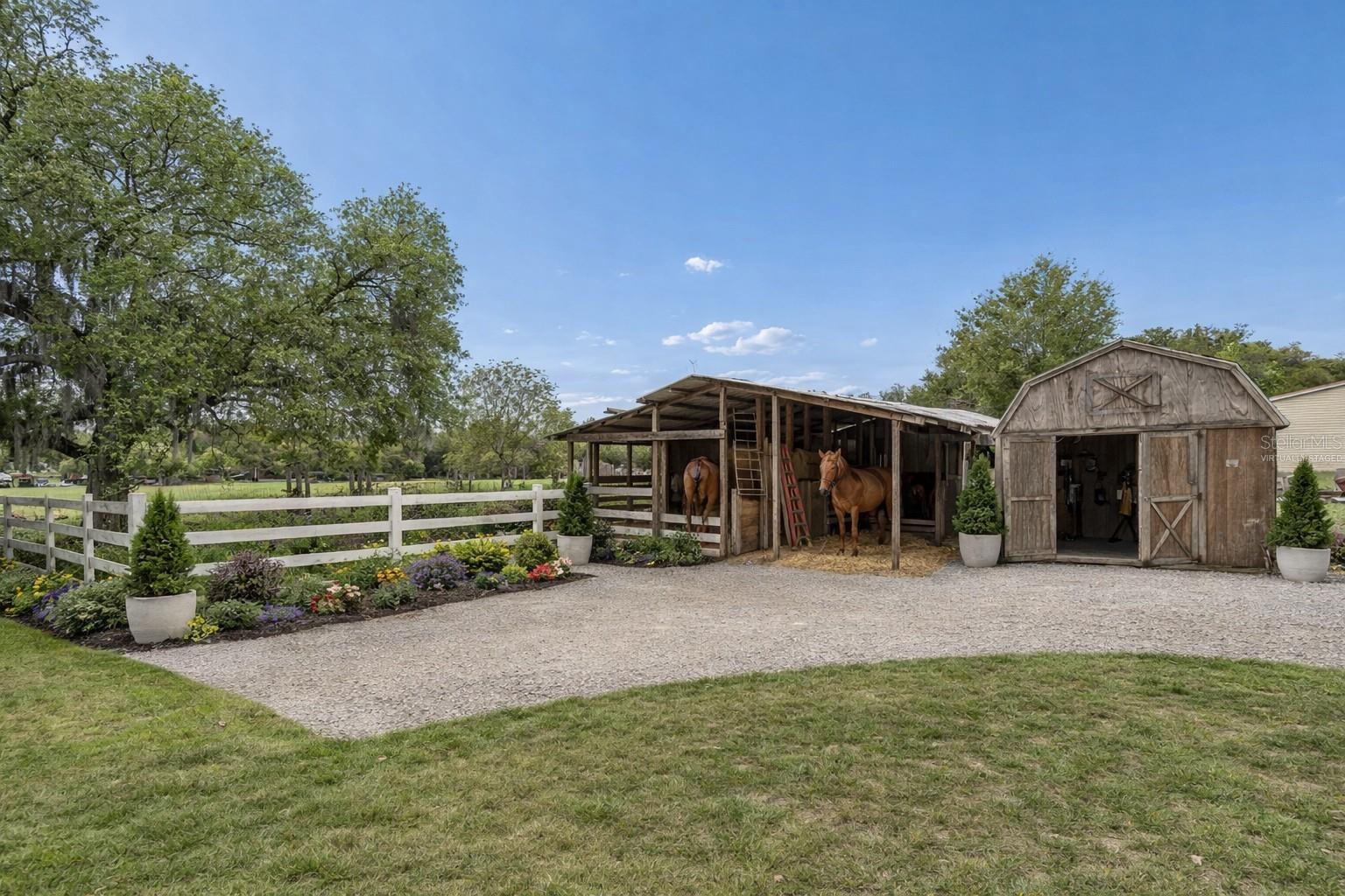 Listing photo id 90 for 8241 Cass Road