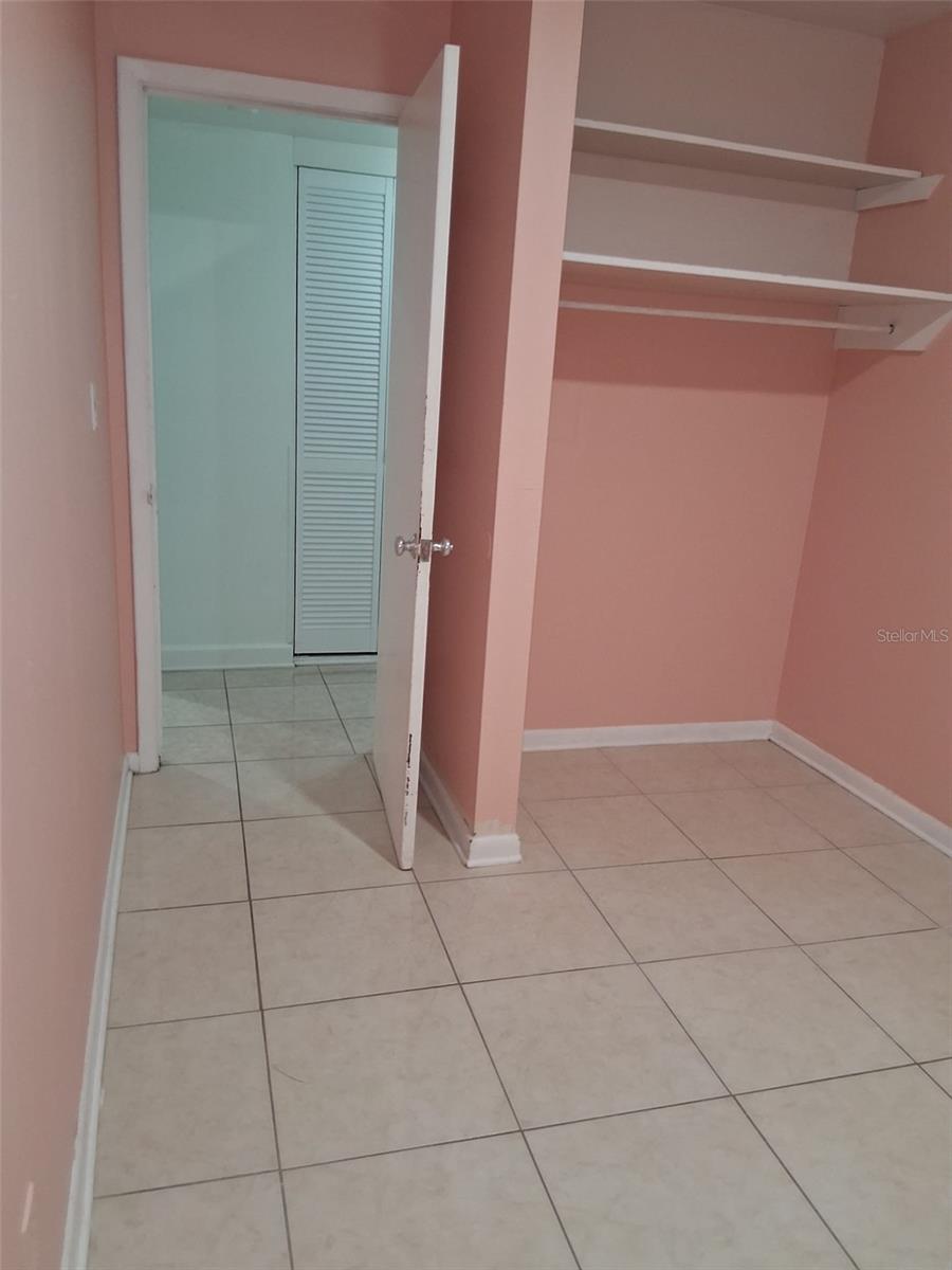 Image 5 of 7 For 924 Lakewood Avenue