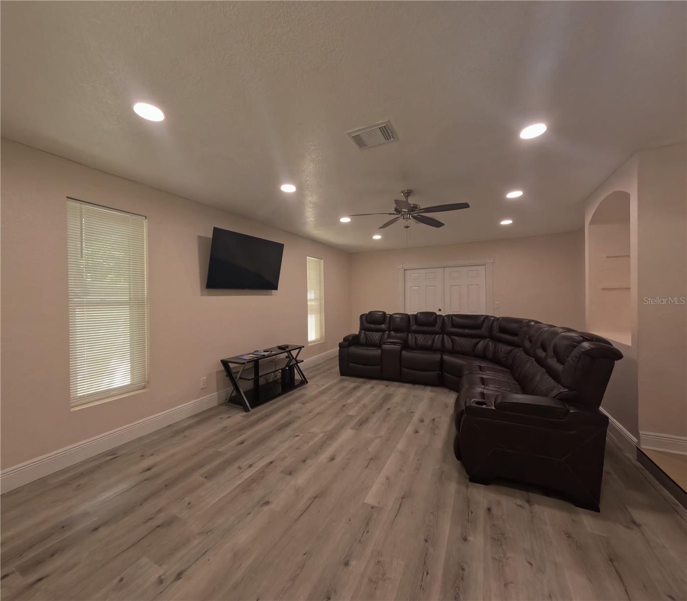 Image 17 of 76 For 8507 Brooks Street