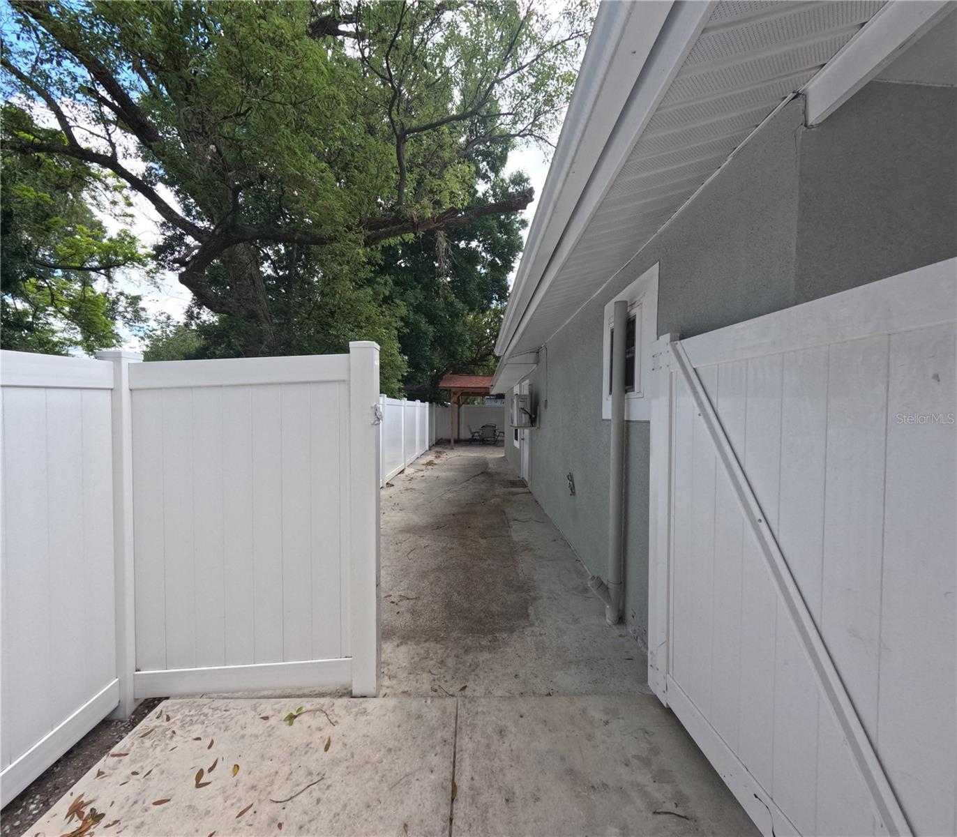 Image 47 of 76 For 8507 Brooks Street