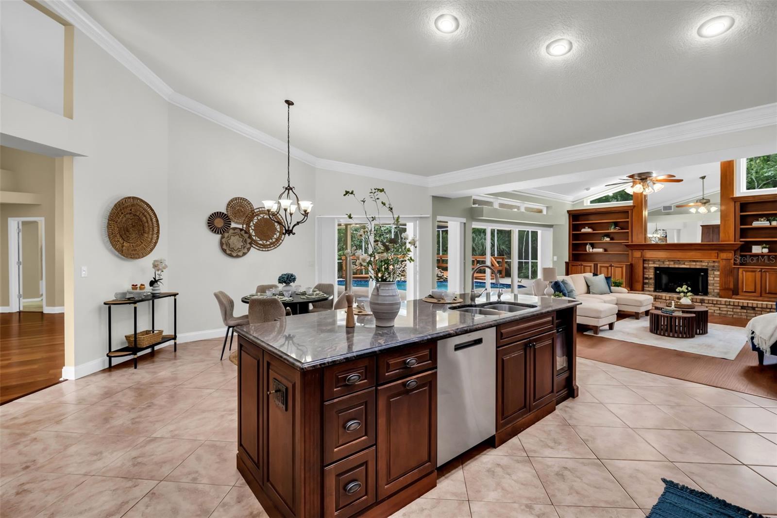 Image 21 of 85 For 1404 East Lake Woodlands Parkway