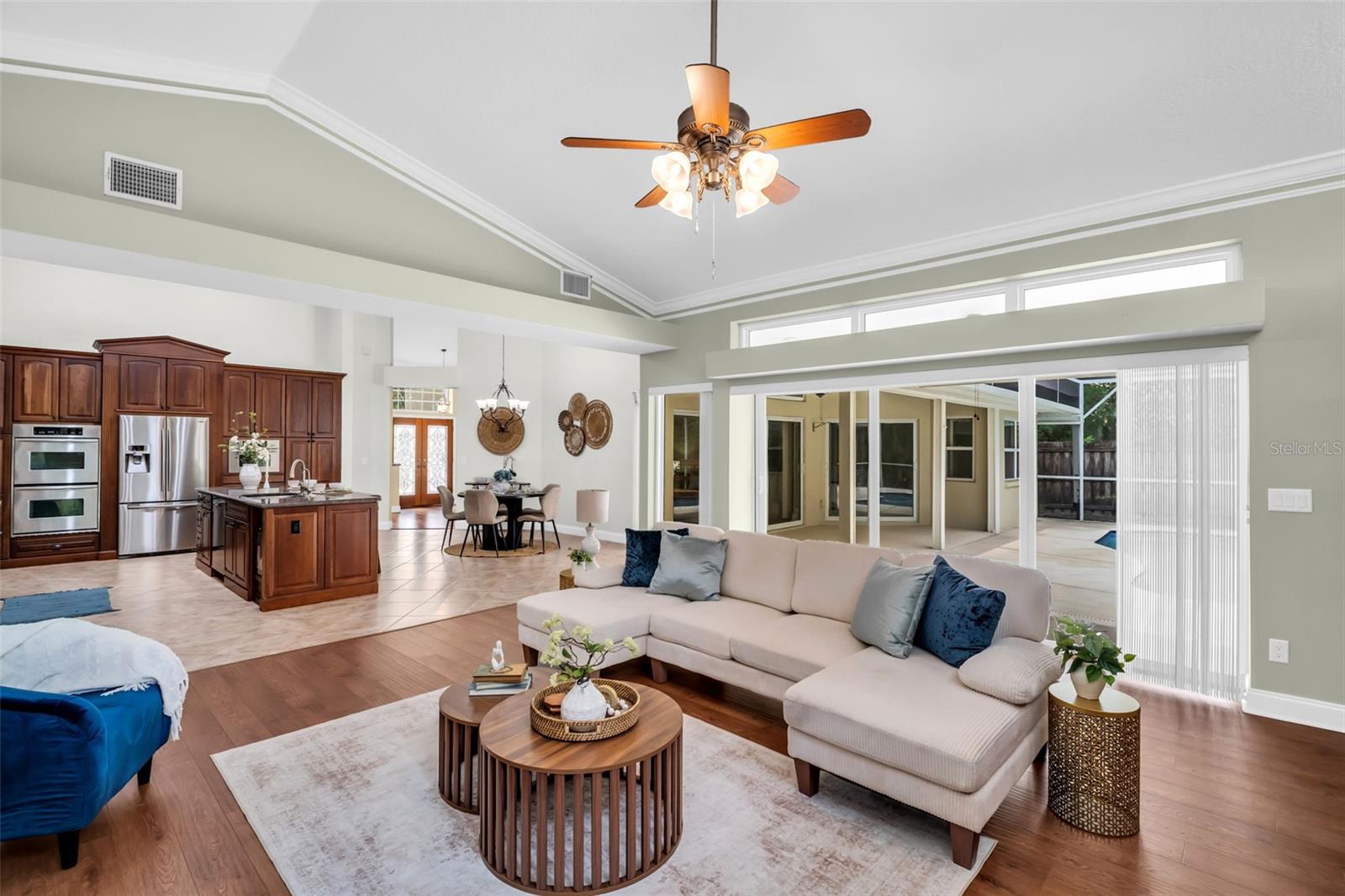 Image 23 of 85 For 1404 East Lake Woodlands Parkway