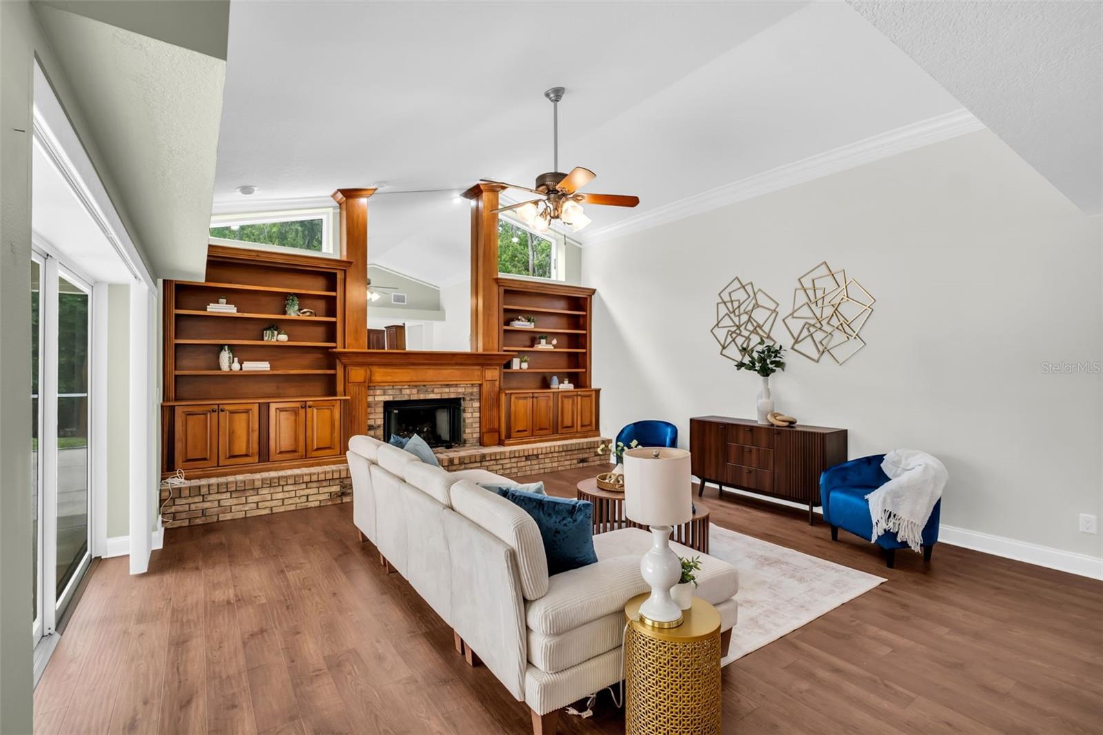 Image 27 of 85 For 1404 East Lake Woodlands Parkway