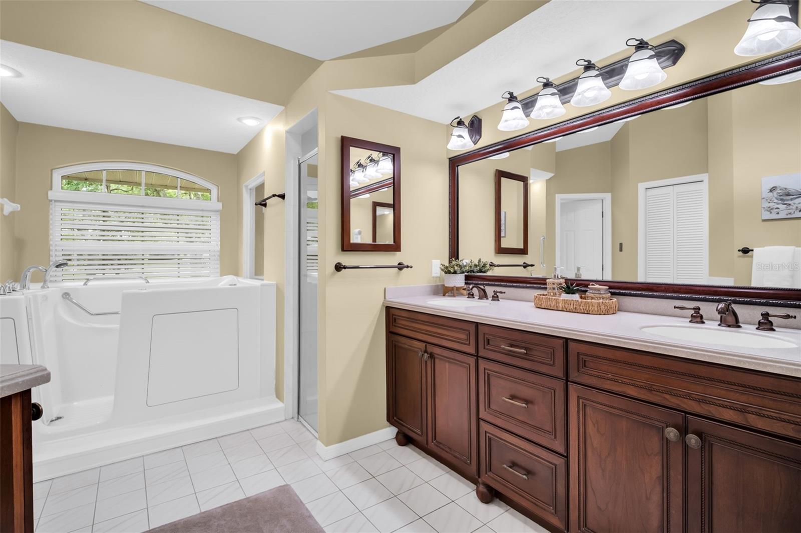 Image 35 of 85 For 1404 East Lake Woodlands Parkway