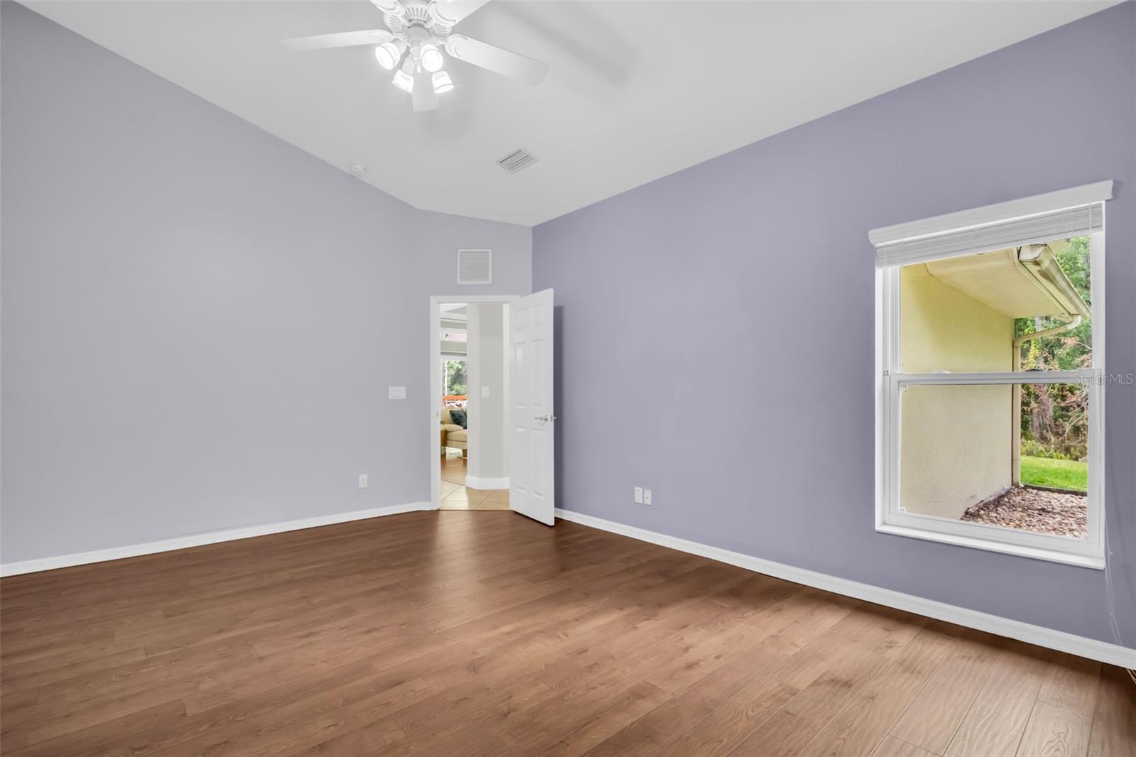 Image 39 of 85 For 1404 East Lake Woodlands Parkway