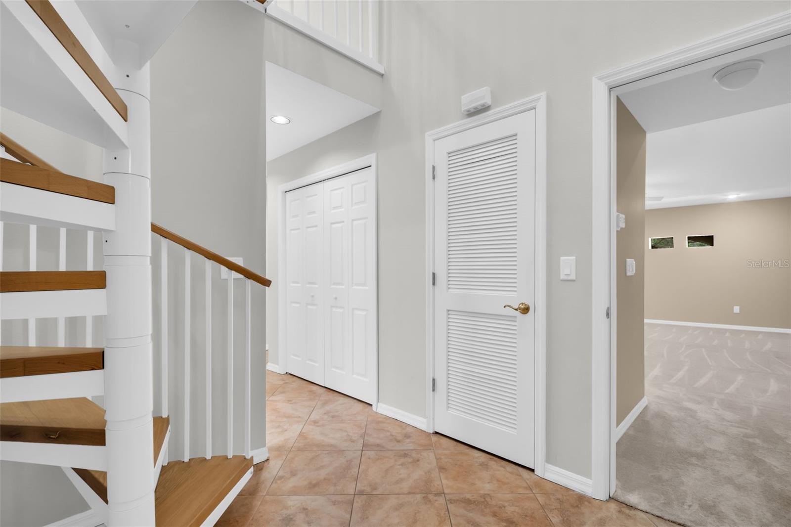 Image 42 of 85 For 1404 East Lake Woodlands Parkway