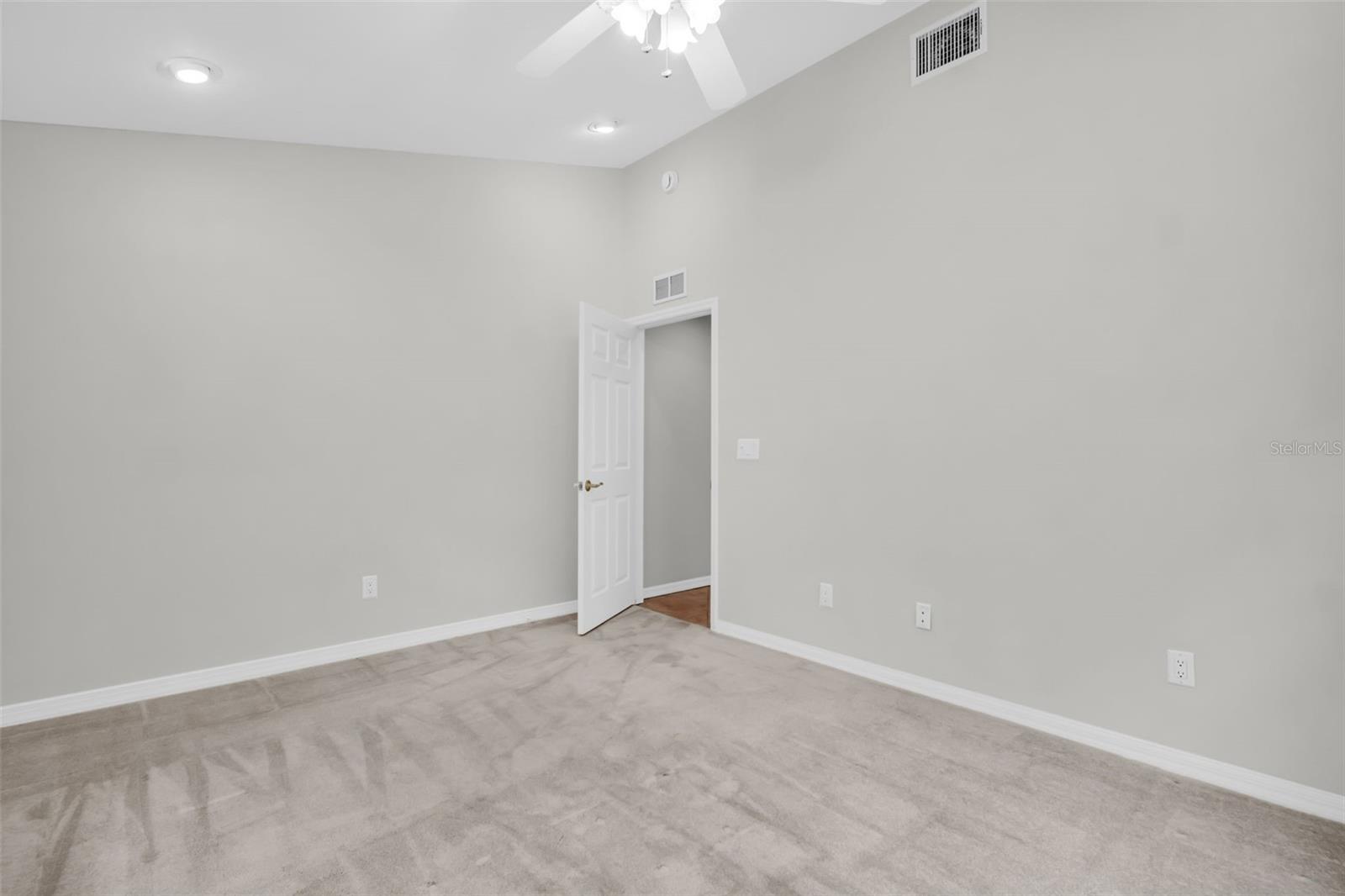 Image 48 of 85 For 1404 East Lake Woodlands Parkway