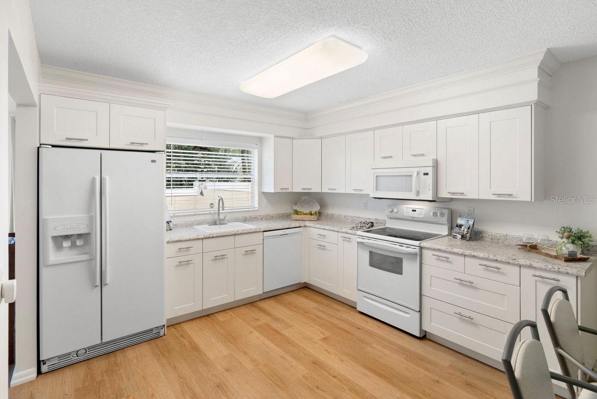 Image 11 of 60 For 1607 Amberlea Drive S