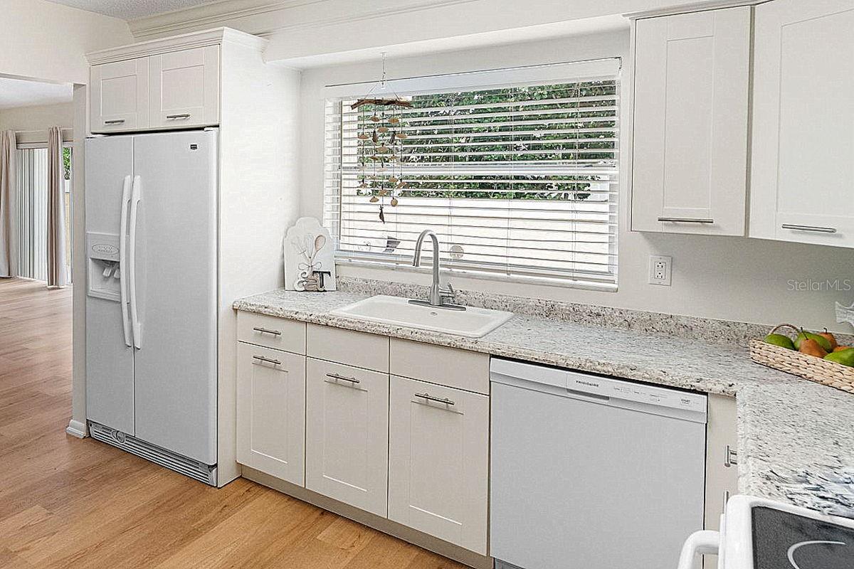 Image 12 of 60 For 1607 Amberlea Drive S