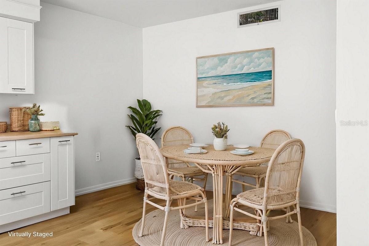 Image 13 of 60 For 1607 Amberlea Drive S