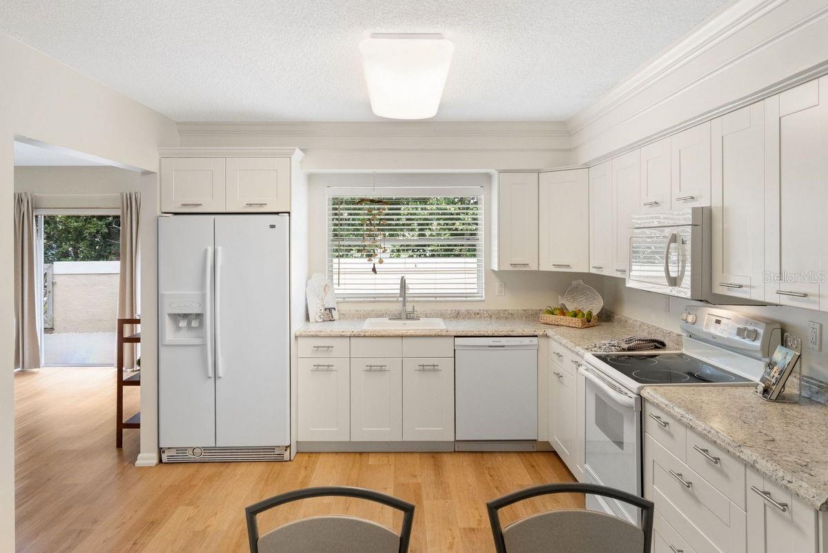 Image 14 of 60 For 1607 Amberlea Drive S