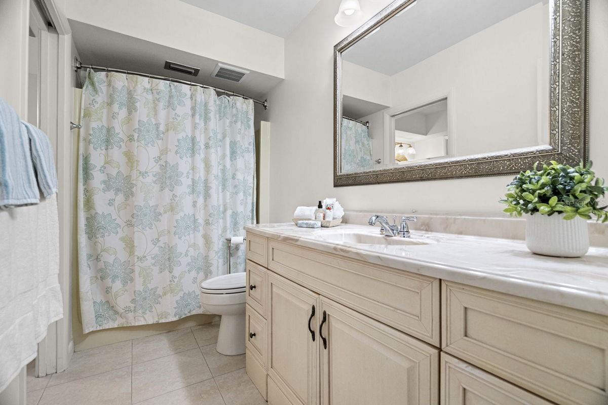 Image 19 of 60 For 1607 Amberlea Drive S