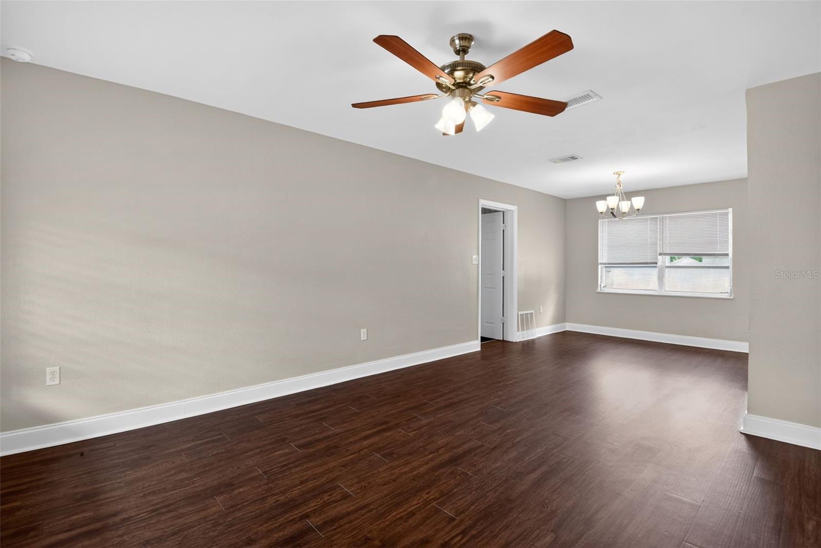 Image 11 of 27 For 713 Laisy Drive