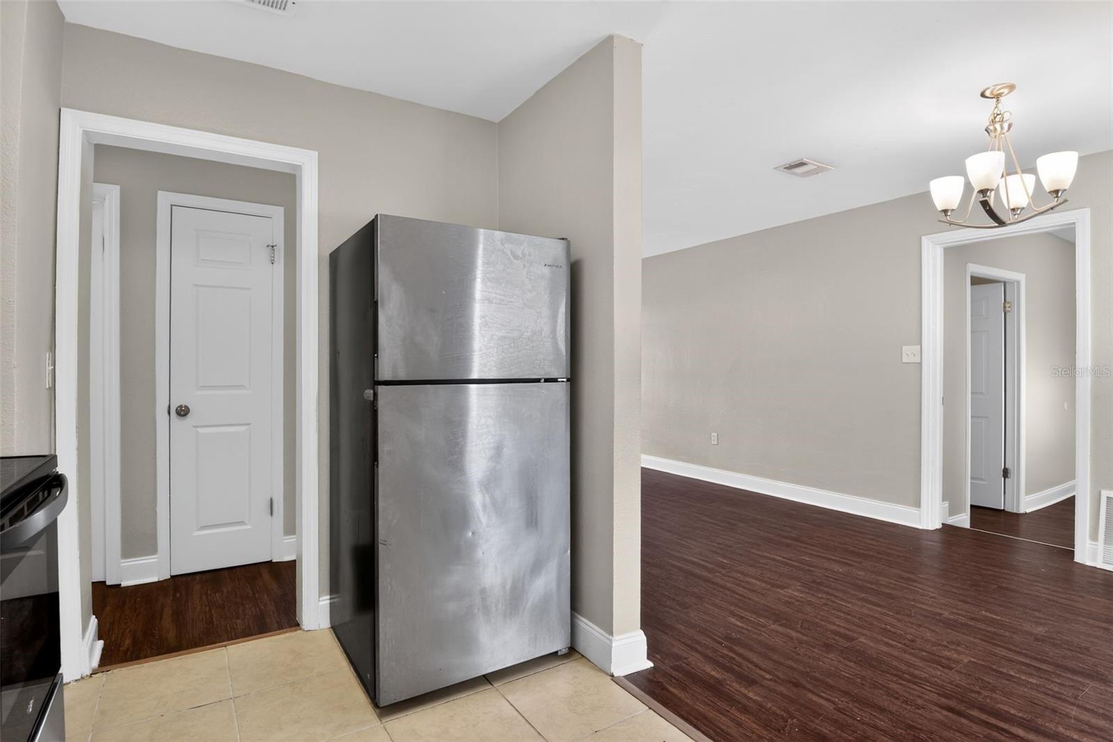 Image 12 of 27 For 713 Laisy Drive