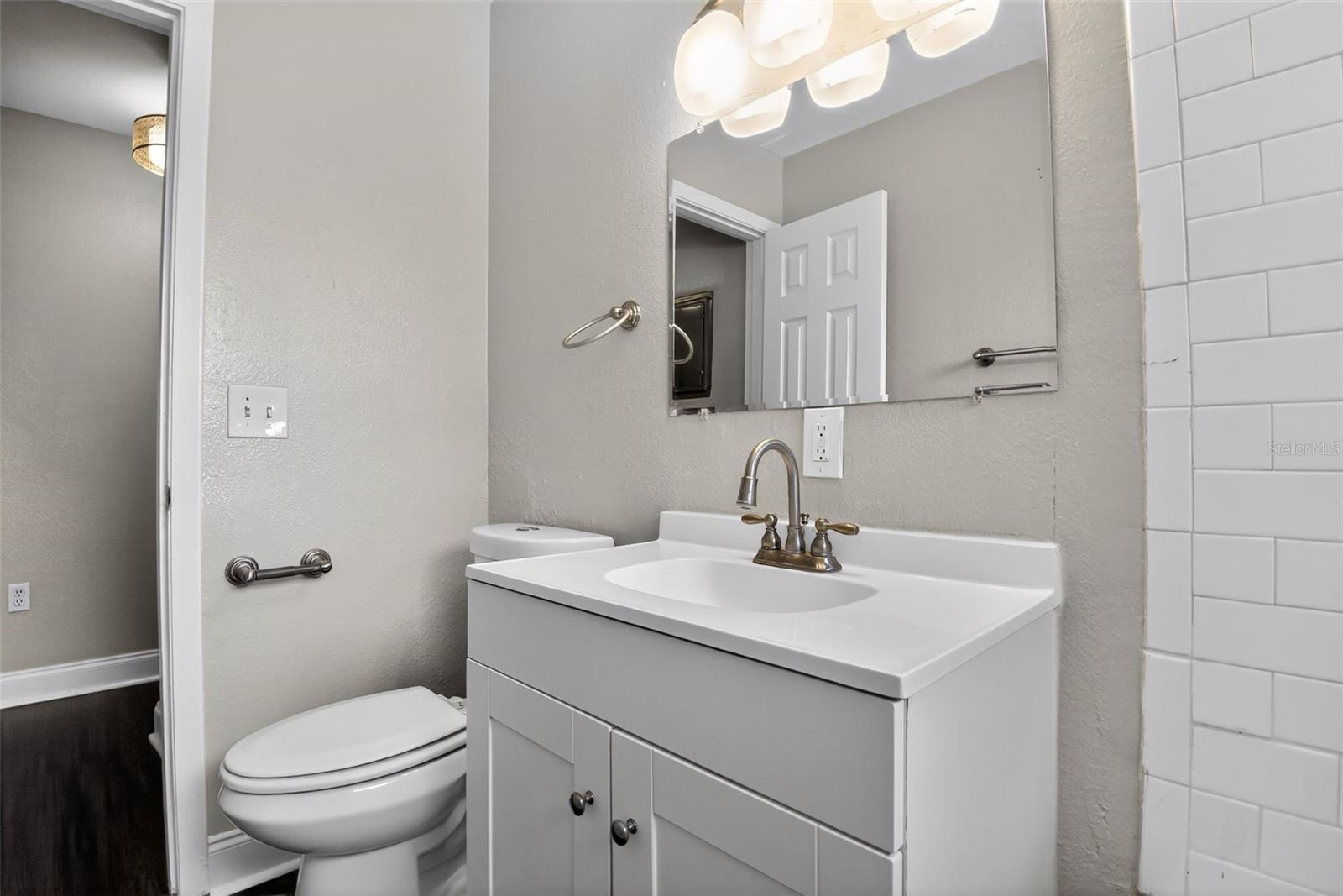 Image 21 of 27 For 713 Laisy Drive