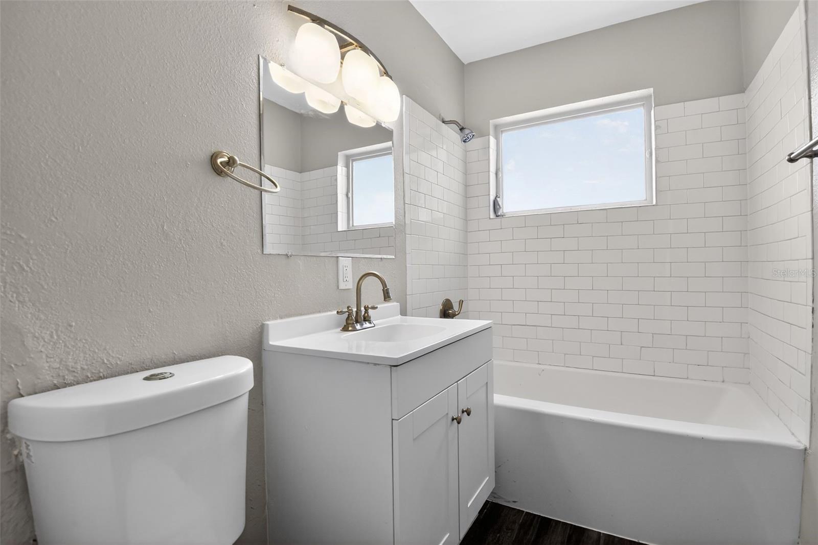 Image 22 of 27 For 713 Laisy Drive