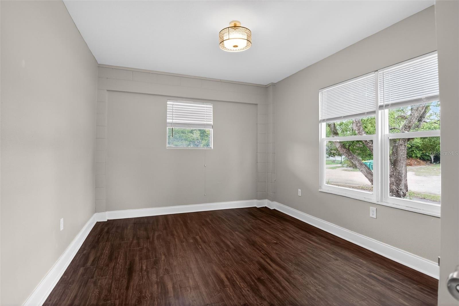 Image 8 of 27 For 713 Laisy Drive