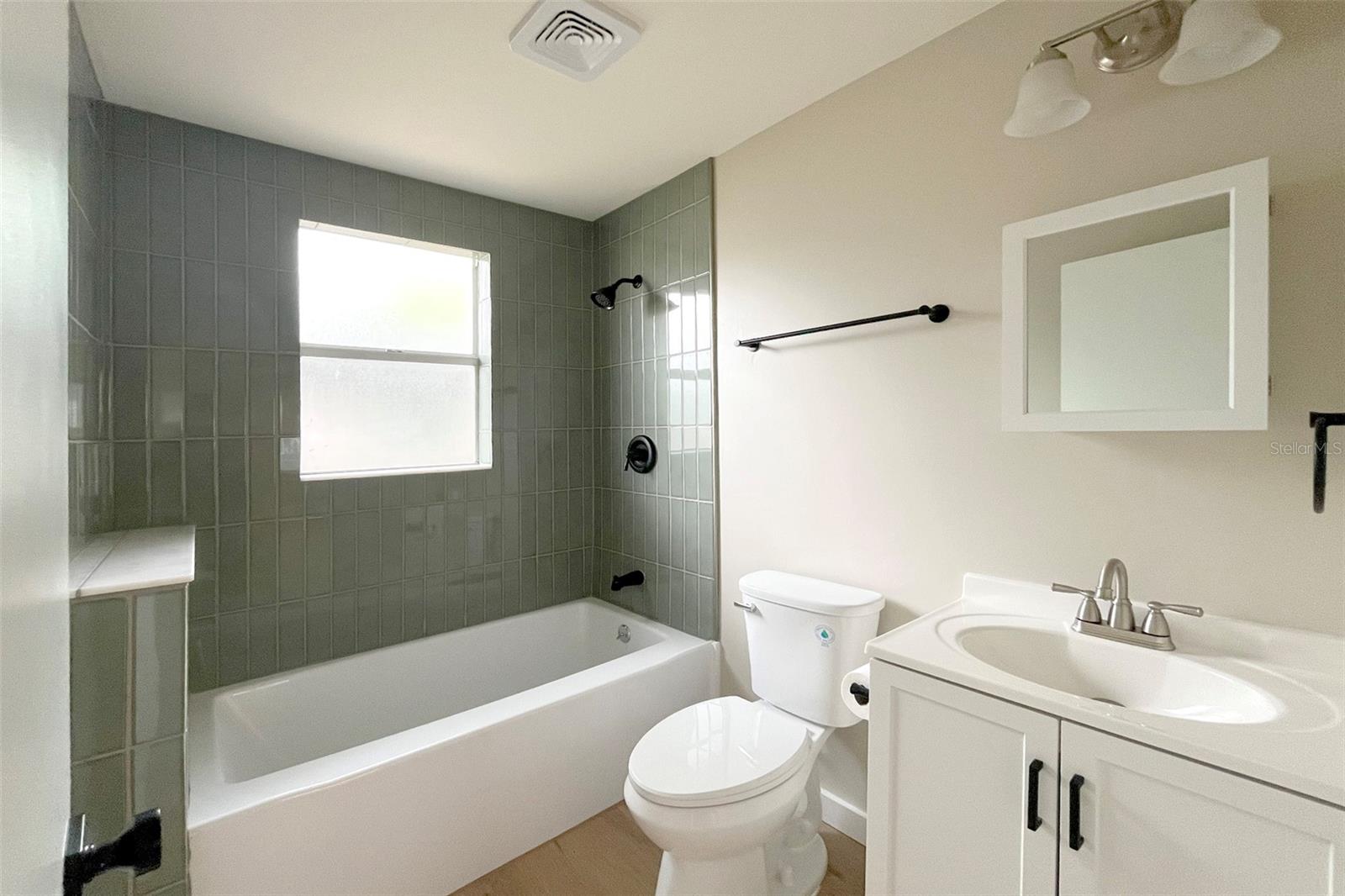 Image 14 of 16 For 1221 Osborne Avenue