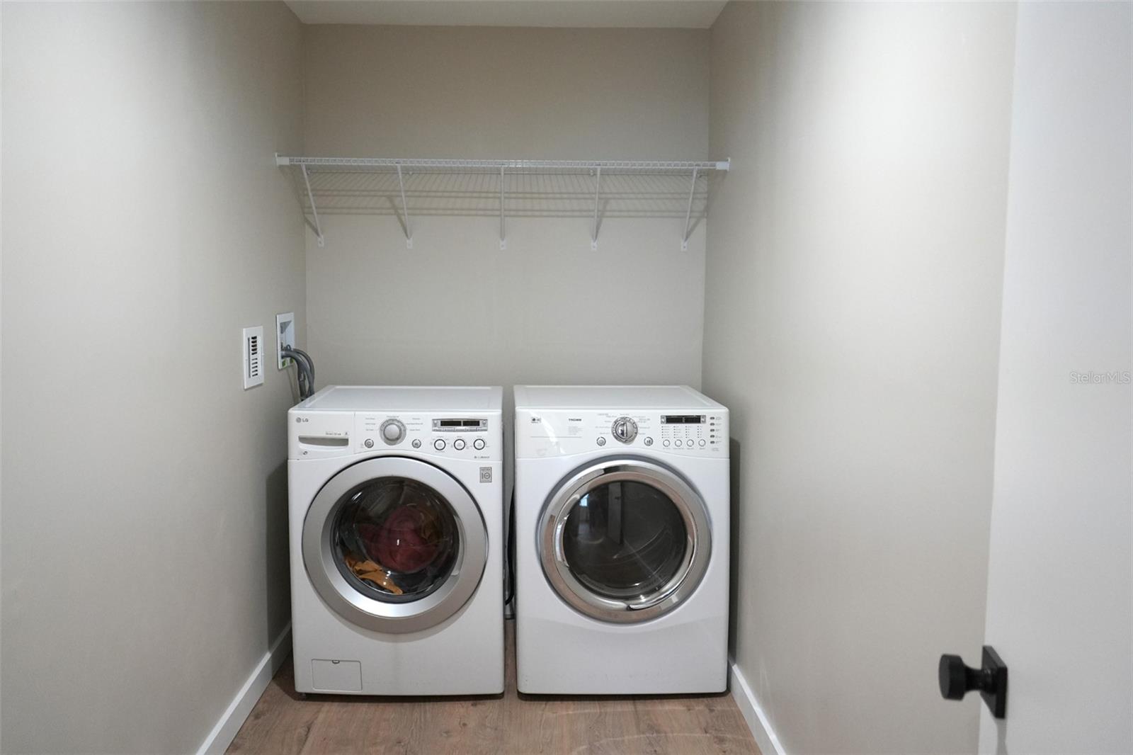 Image 15 of 16 For 1221 Osborne Avenue