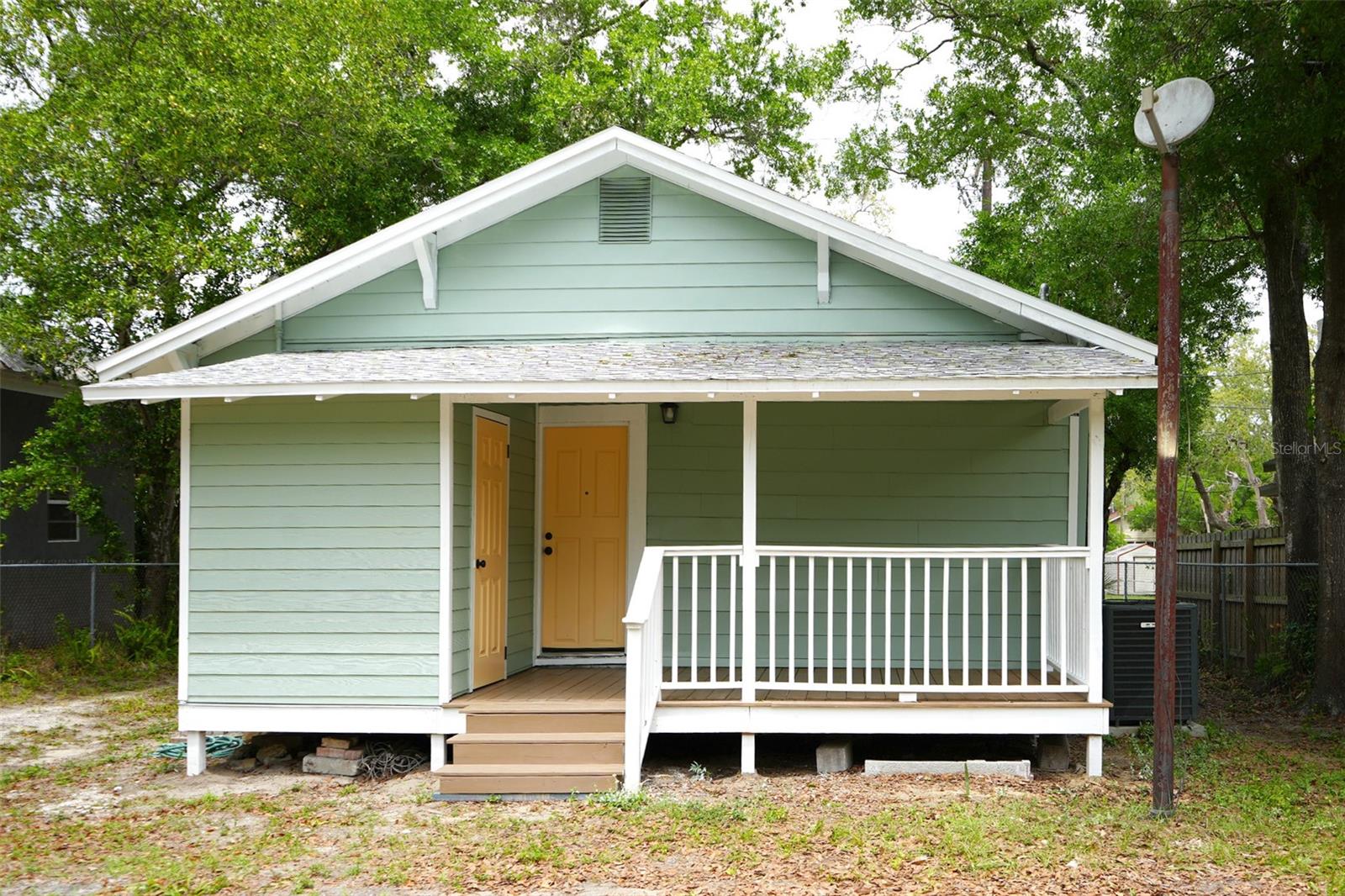 Image 4 of 16 For 1221 Osborne Avenue