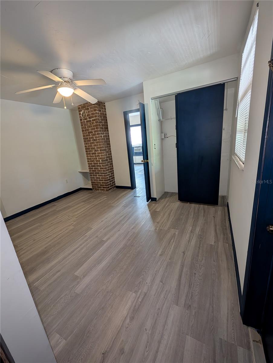 Image 10 of 17 For 2004 2nd Avenue E 1