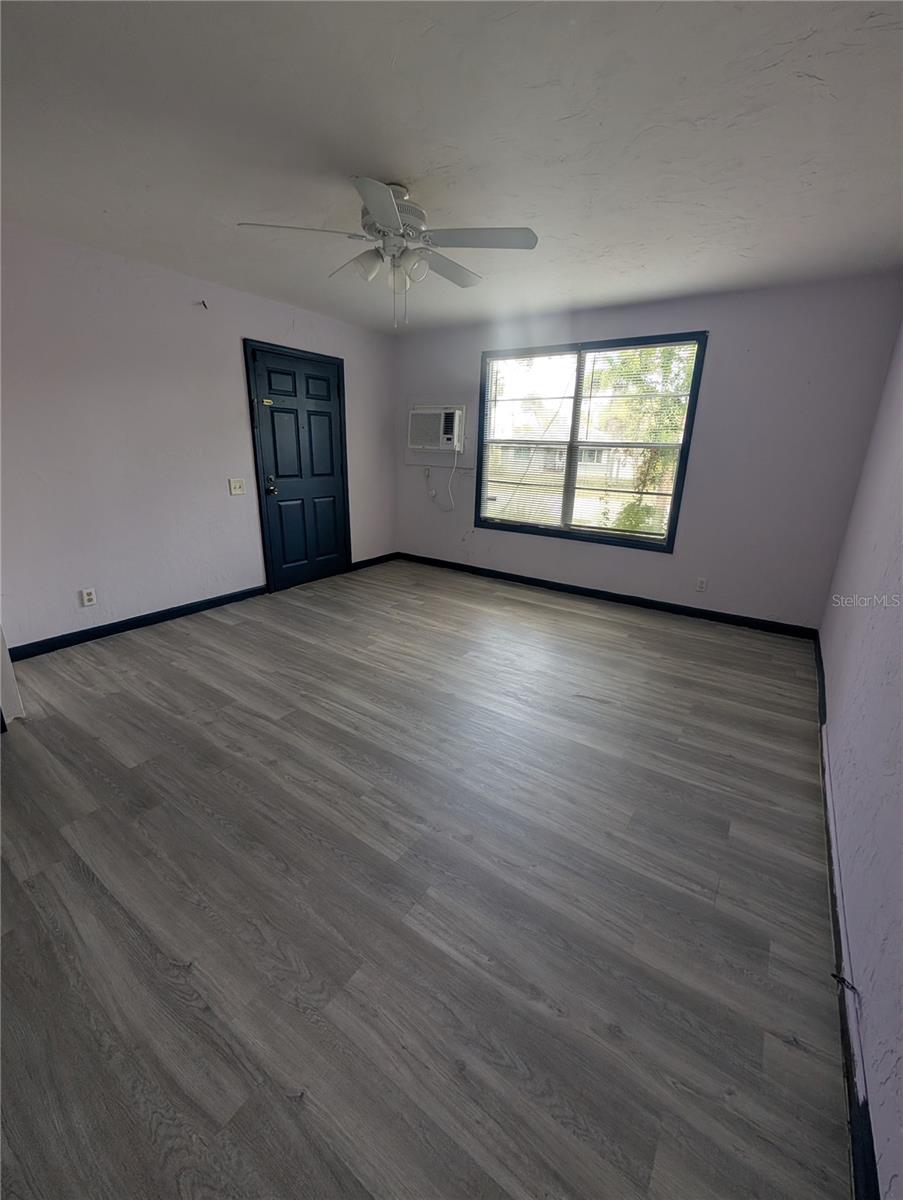 Image 3 of 17 For 2004 2nd Avenue E 1