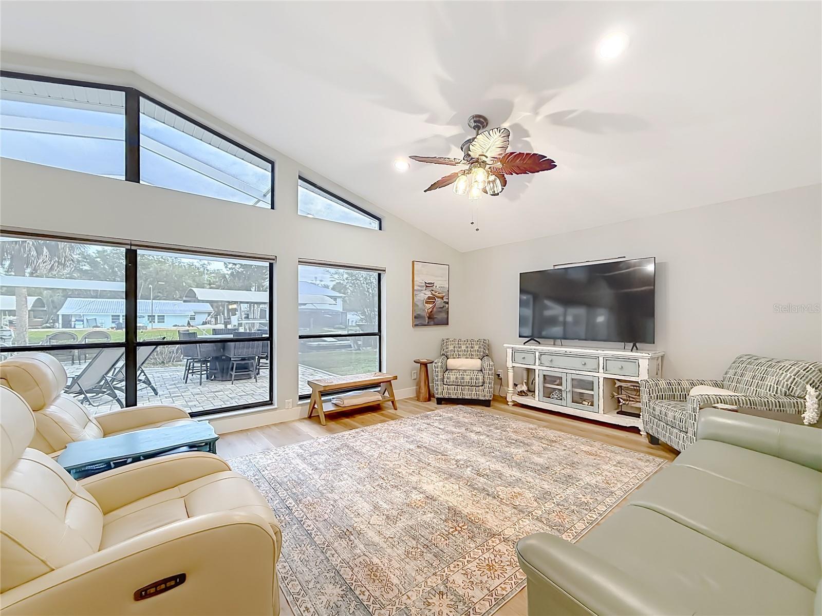 Listing photo id 16 for 1851 18th Street