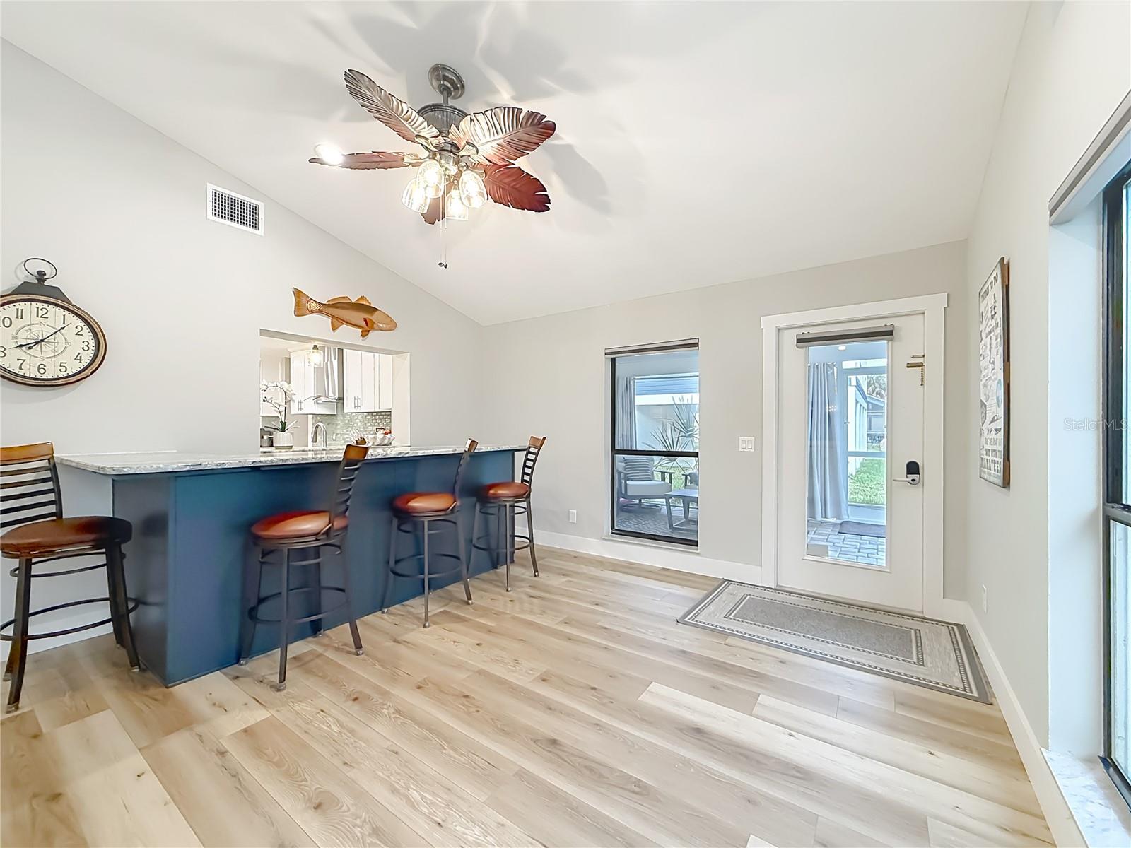 Listing photo id 19 for 1851 18th Street