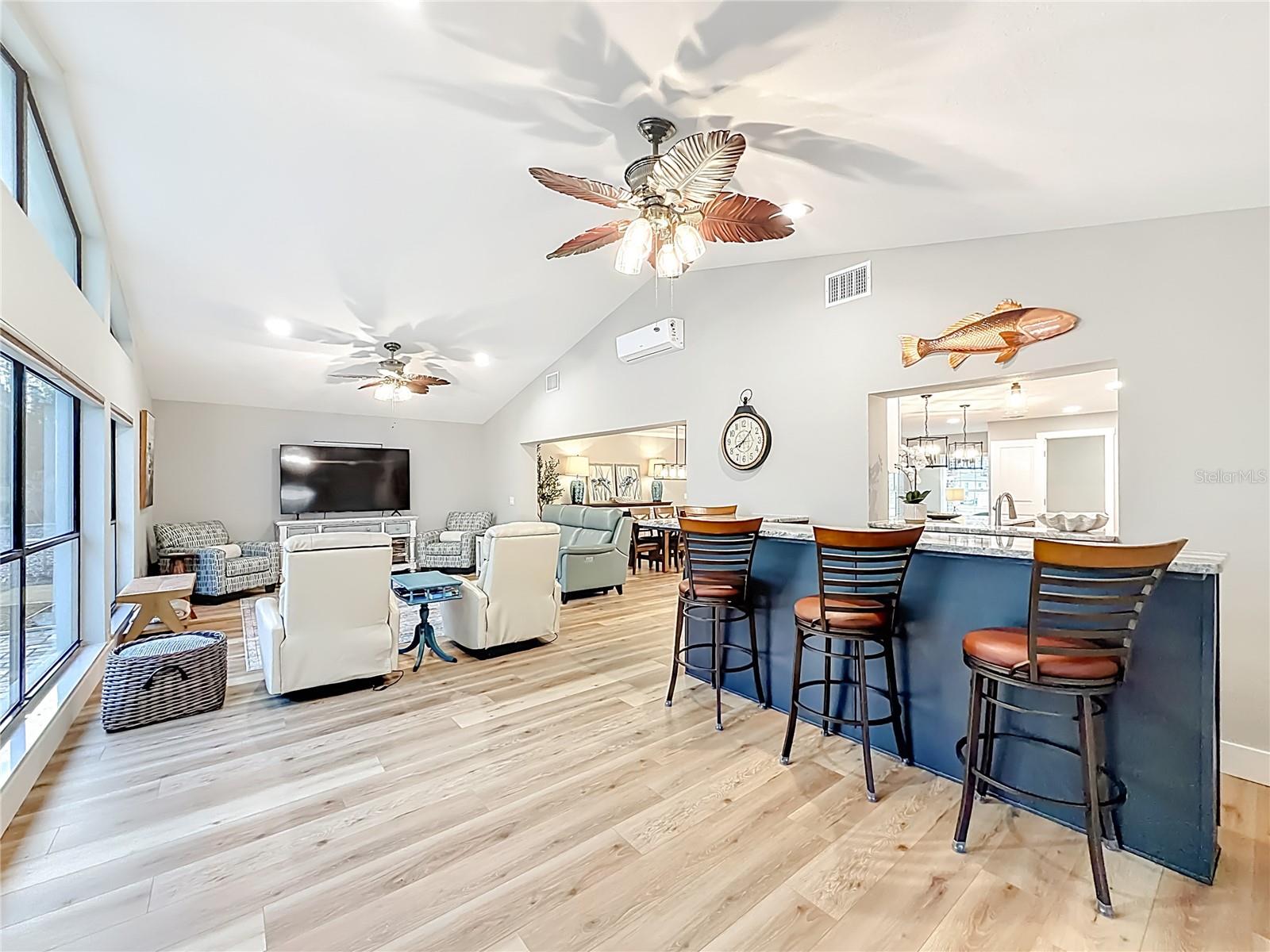 Listing photo id 20 for 1851 18th Street