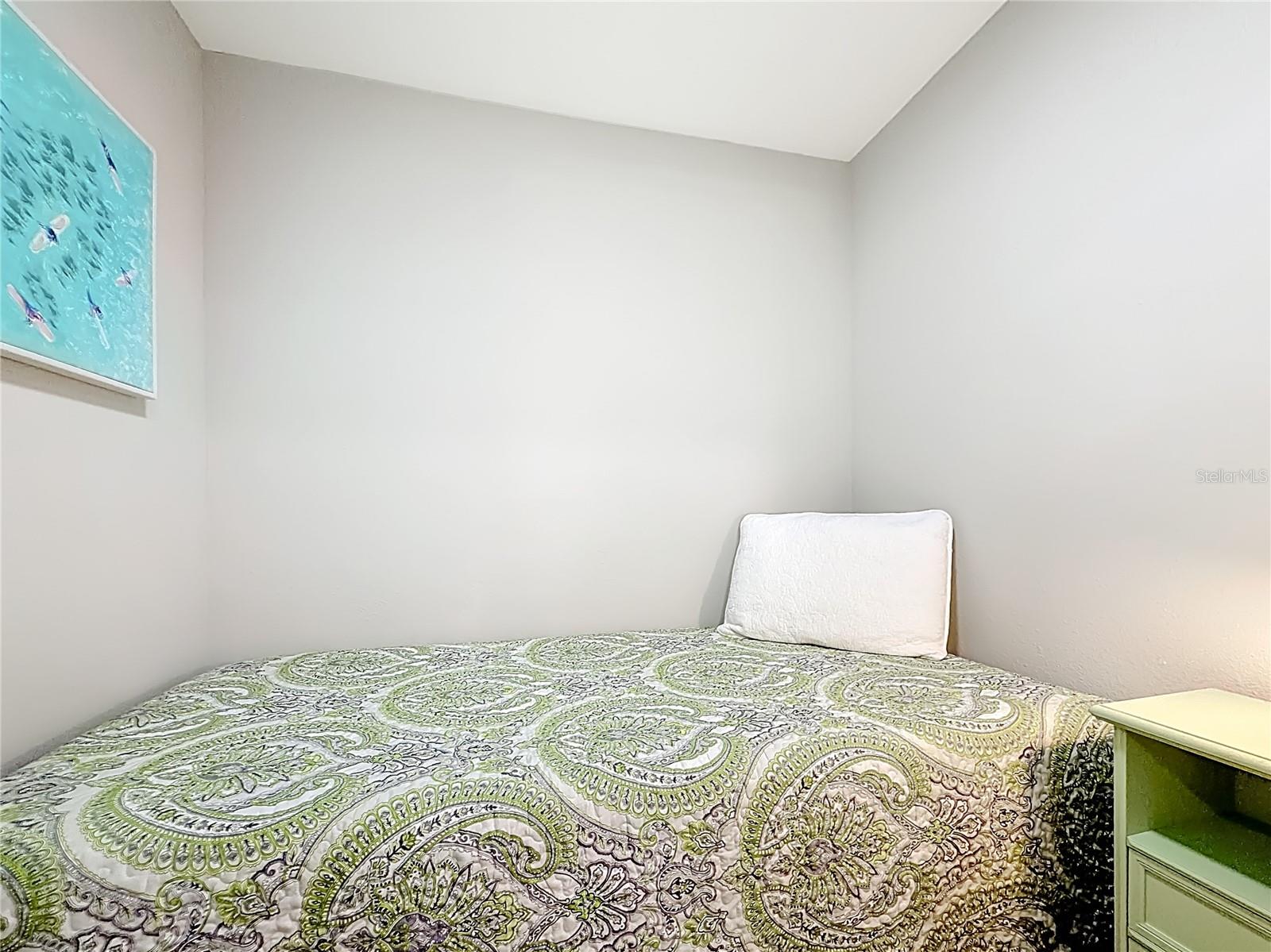 Listing photo id 21 for 1851 18th Street