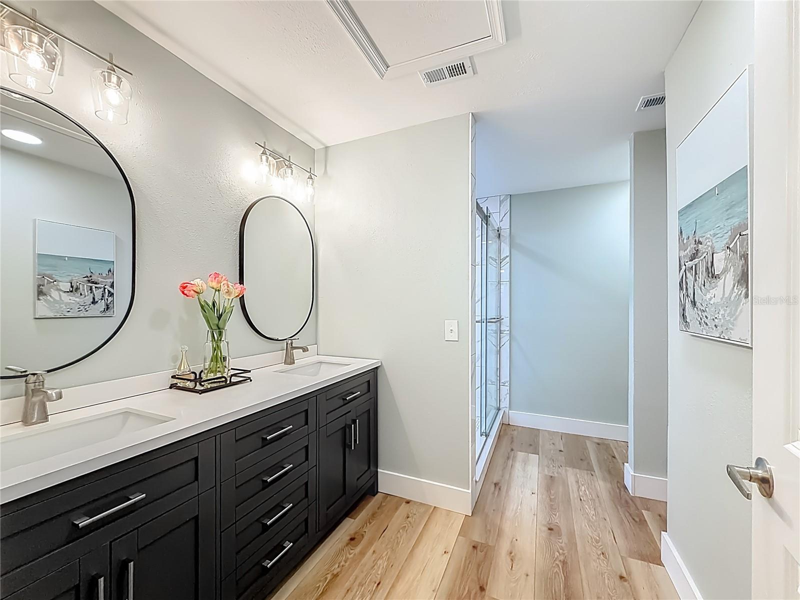 Listing photo id 33 for 1851 18th Street