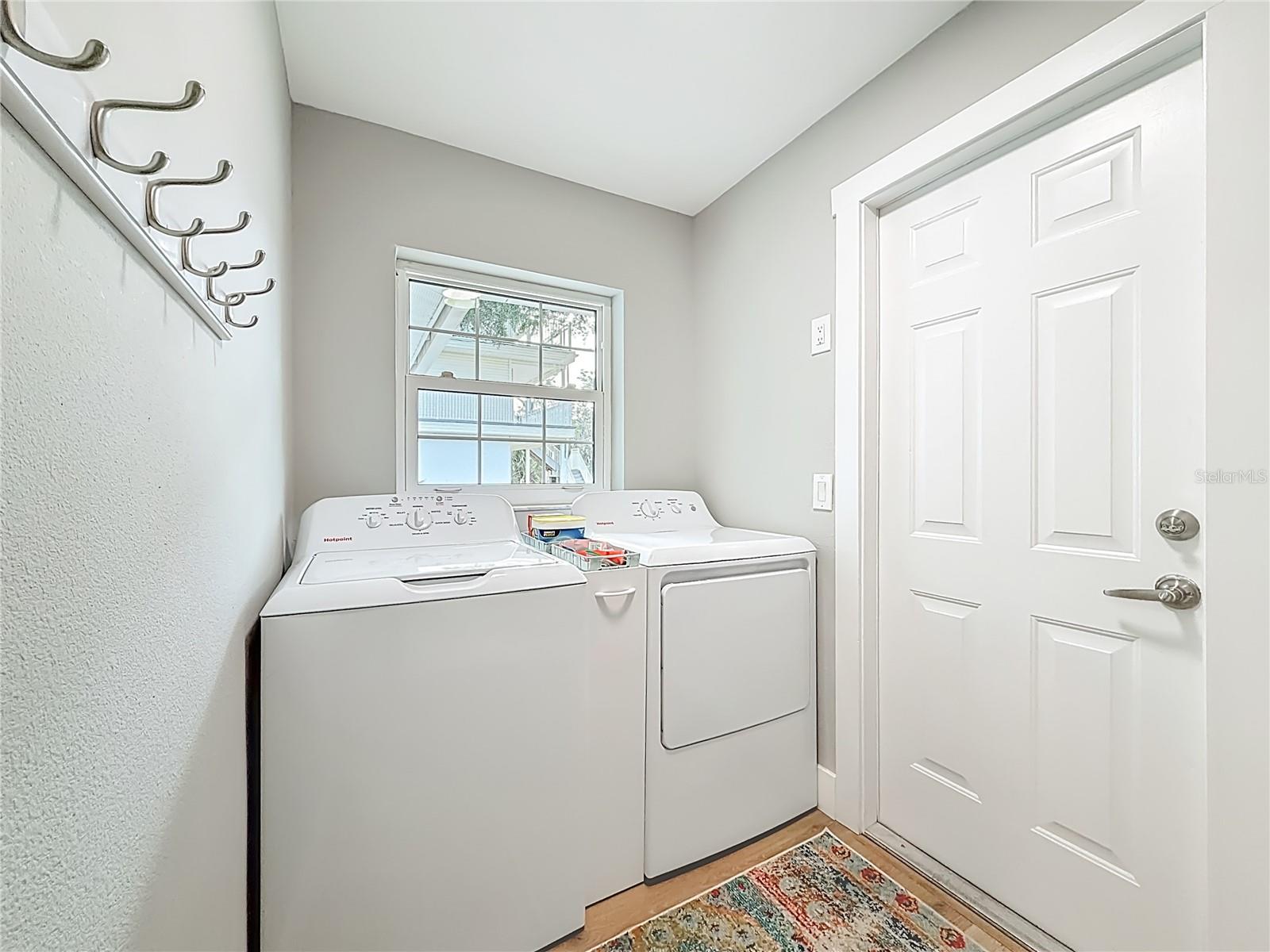 Listing photo id 35 for 1851 18th Street